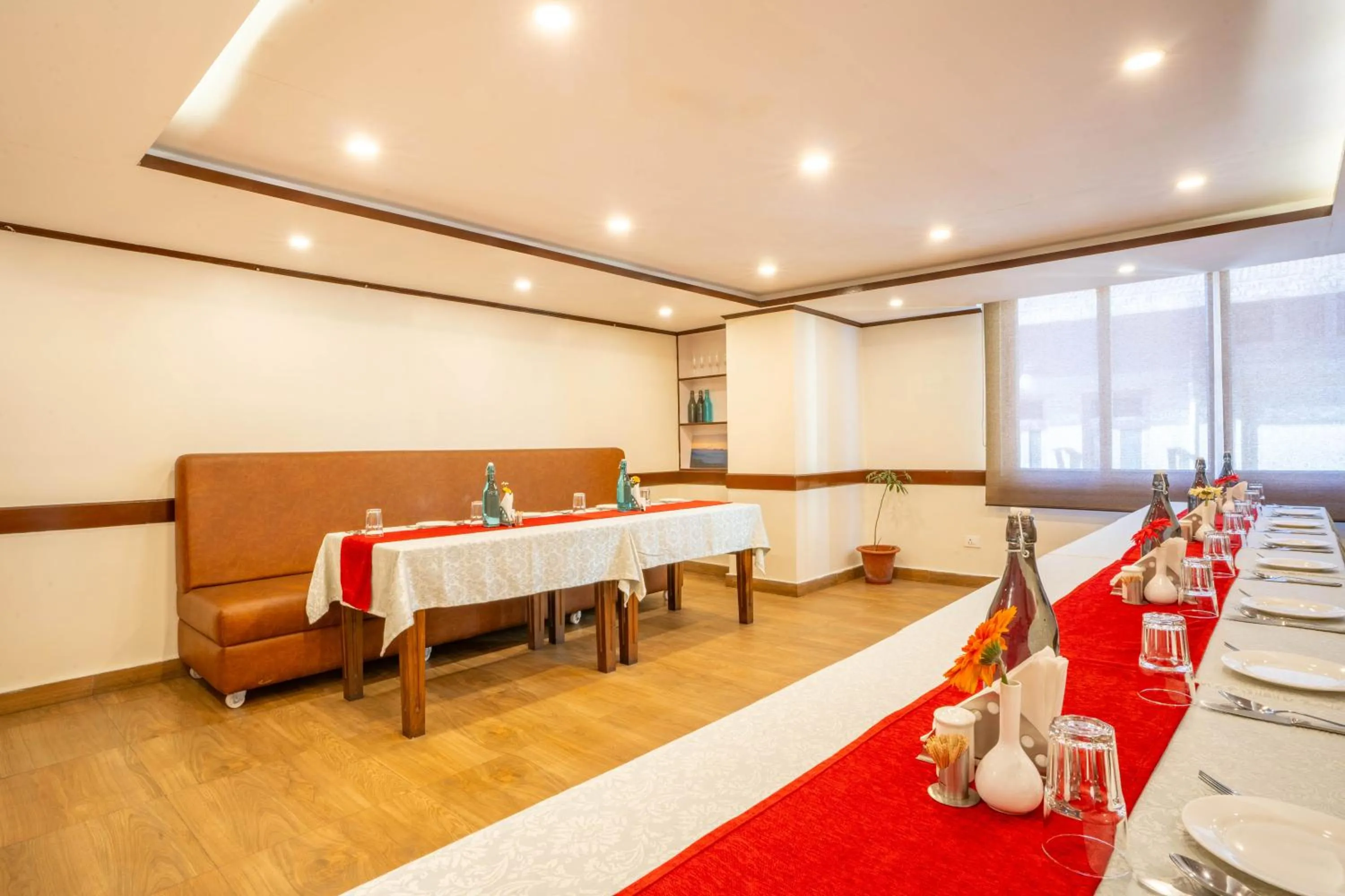 Banquet/Function facilities in Yashshree Jai Hotel & Banquet