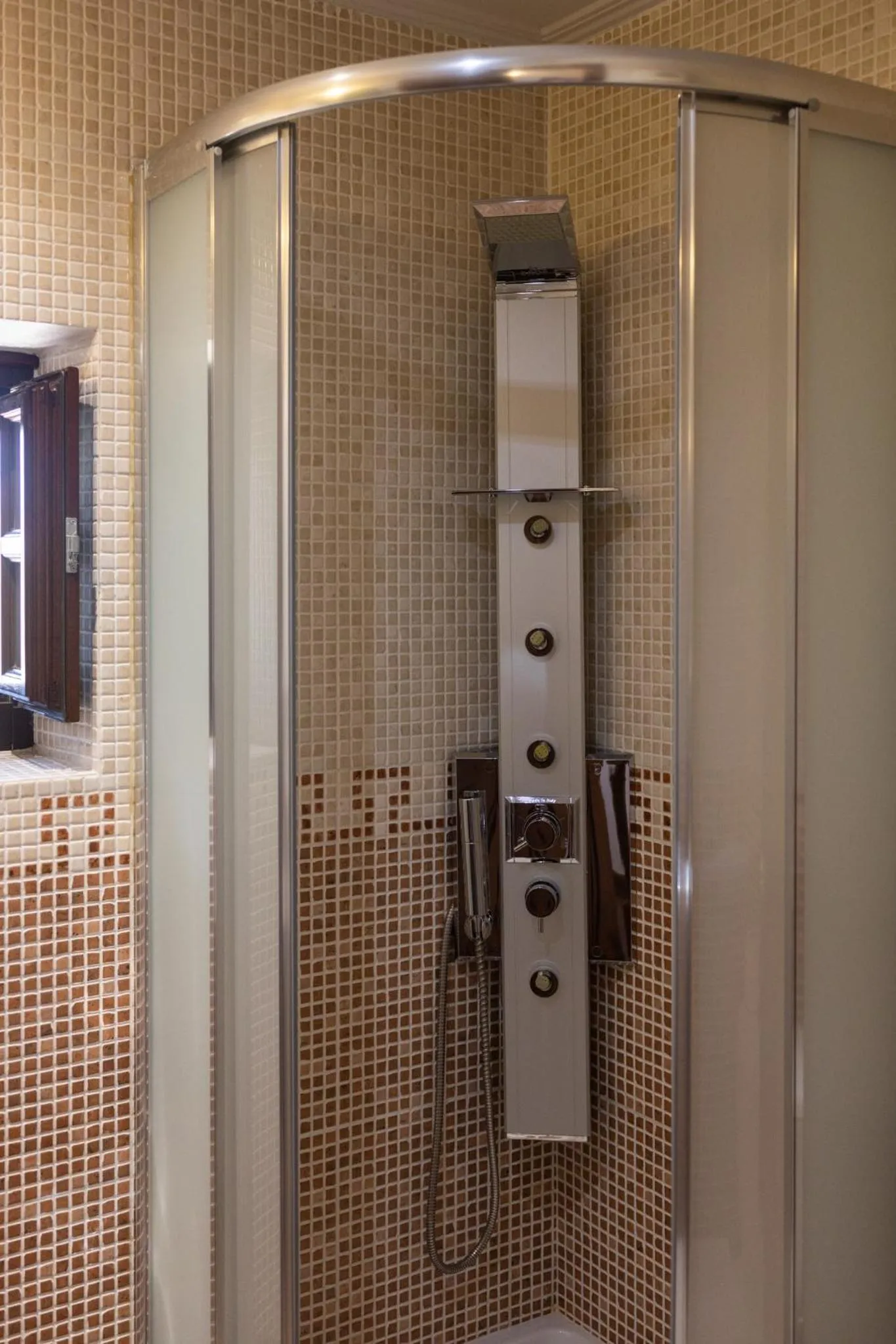 Toilet in Petritis Guesthouse