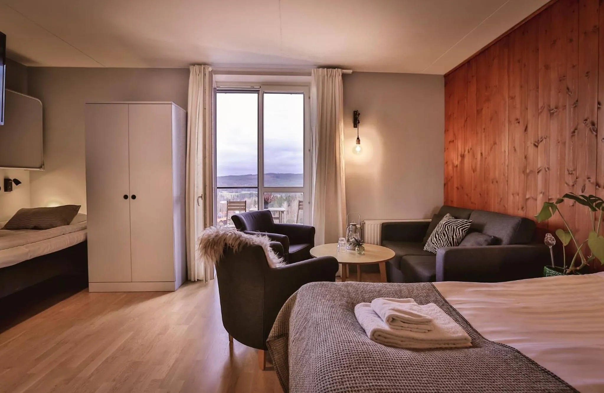 Photo of the whole room, Bed in Bergshotellet