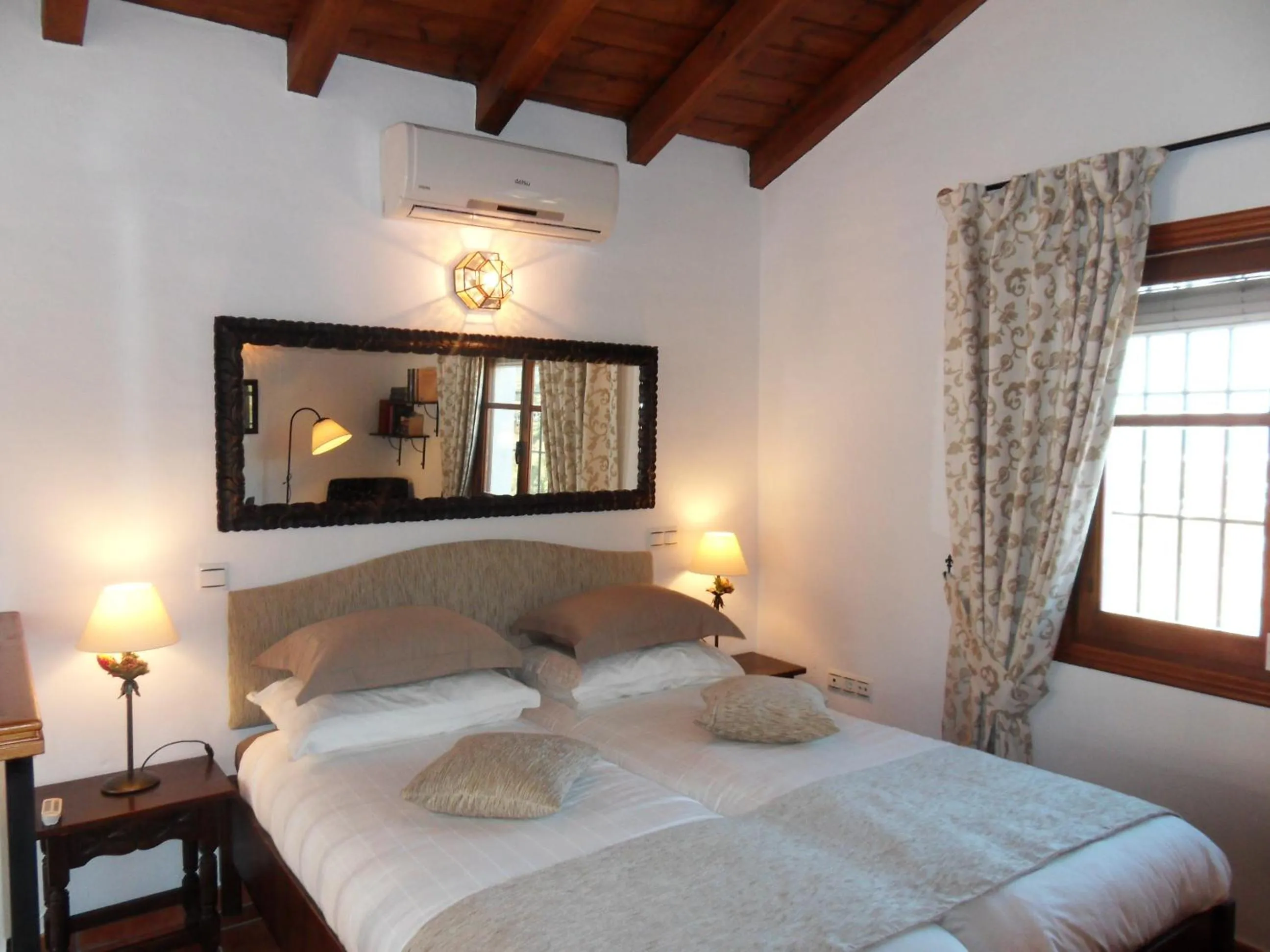 Decorative detail, Bed in Bed & Breakfast | Guest House Casa Don Carlos