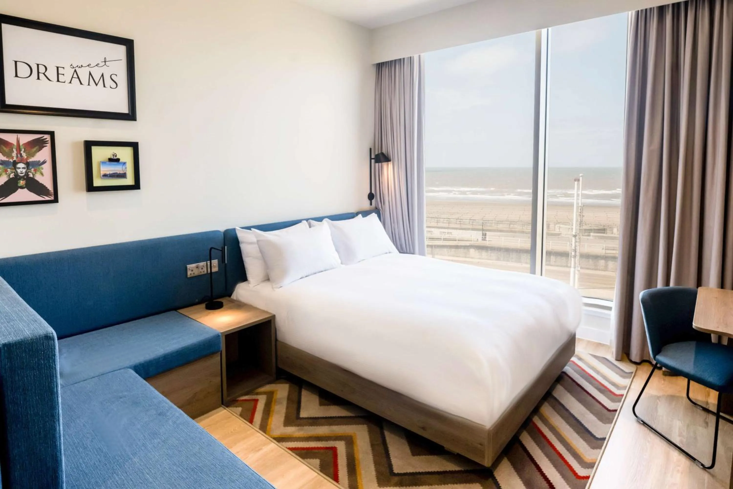 Living room, Bed in Hampton By Hilton Blackpool
