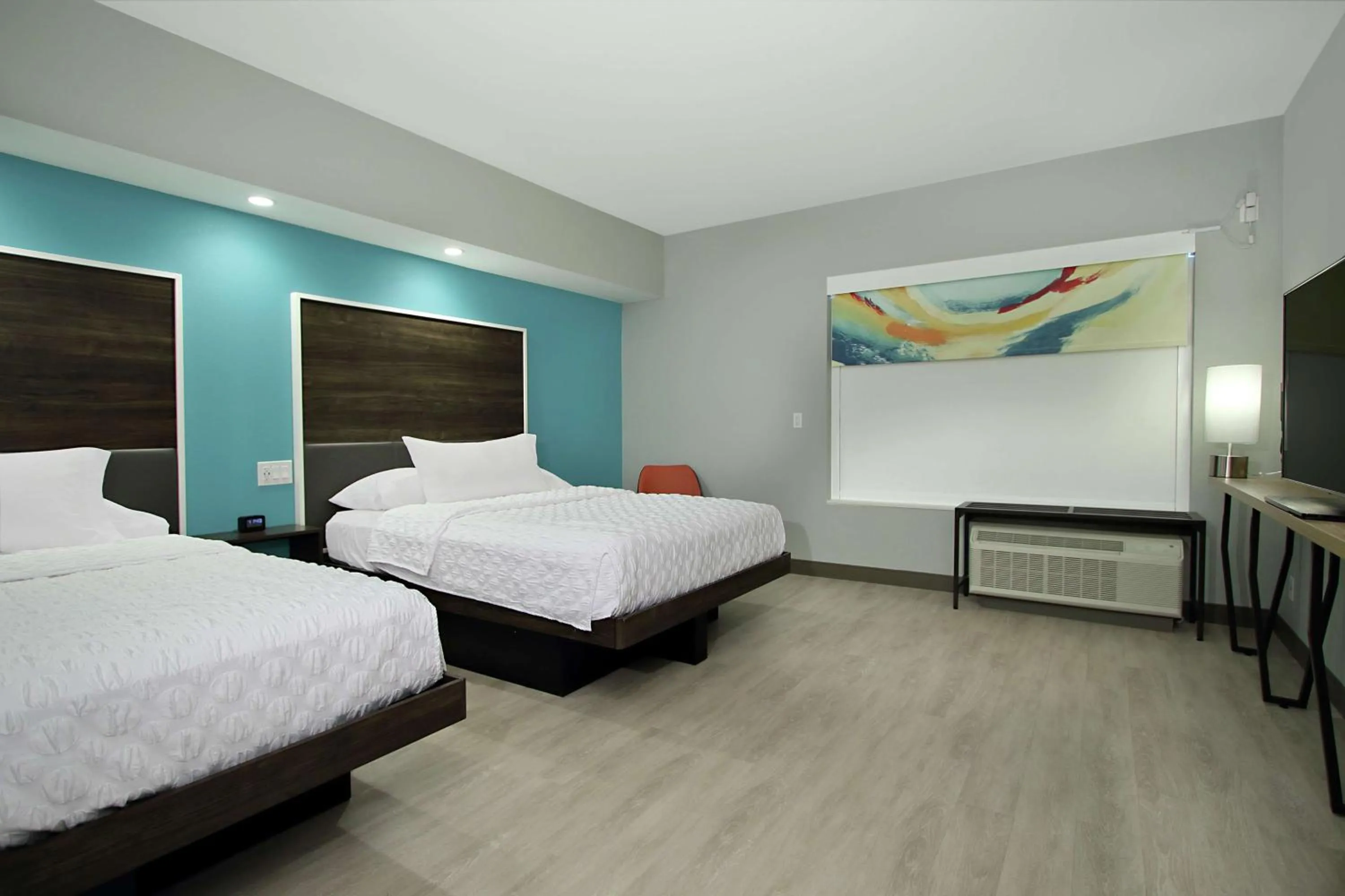 Bed in Tru By Hilton Meridian