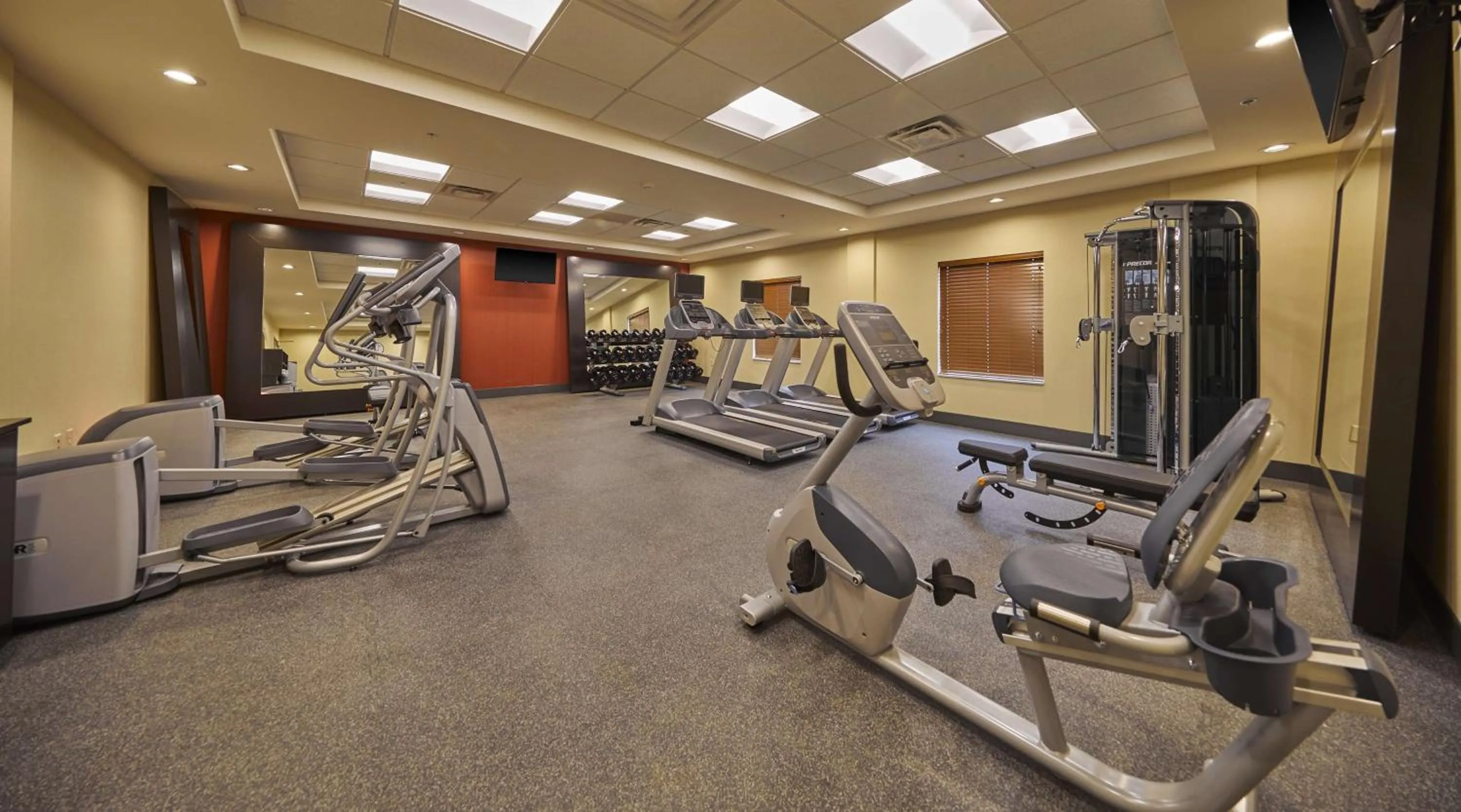 Fitness centre/facilities in Hampton Inn & Suites Roseburg