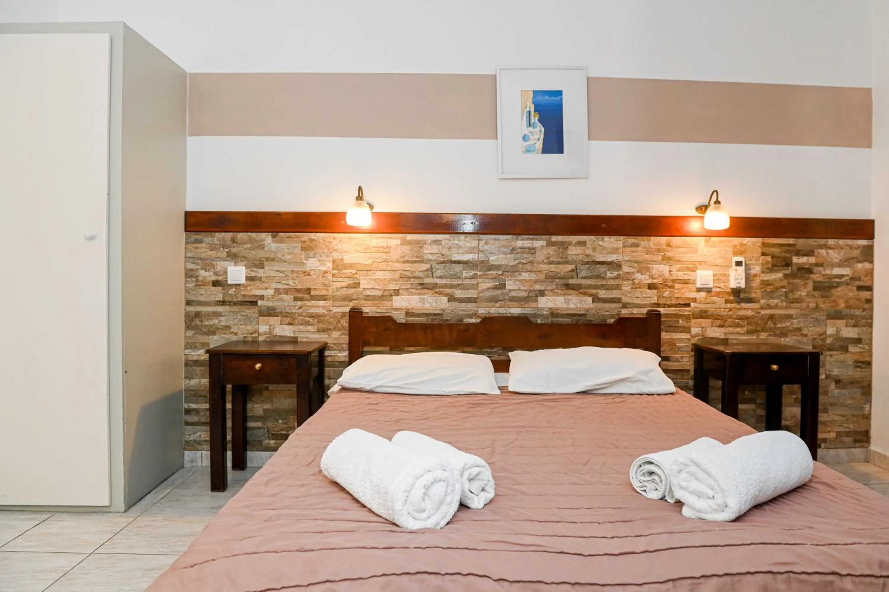 Bed in Narkissos Hotel