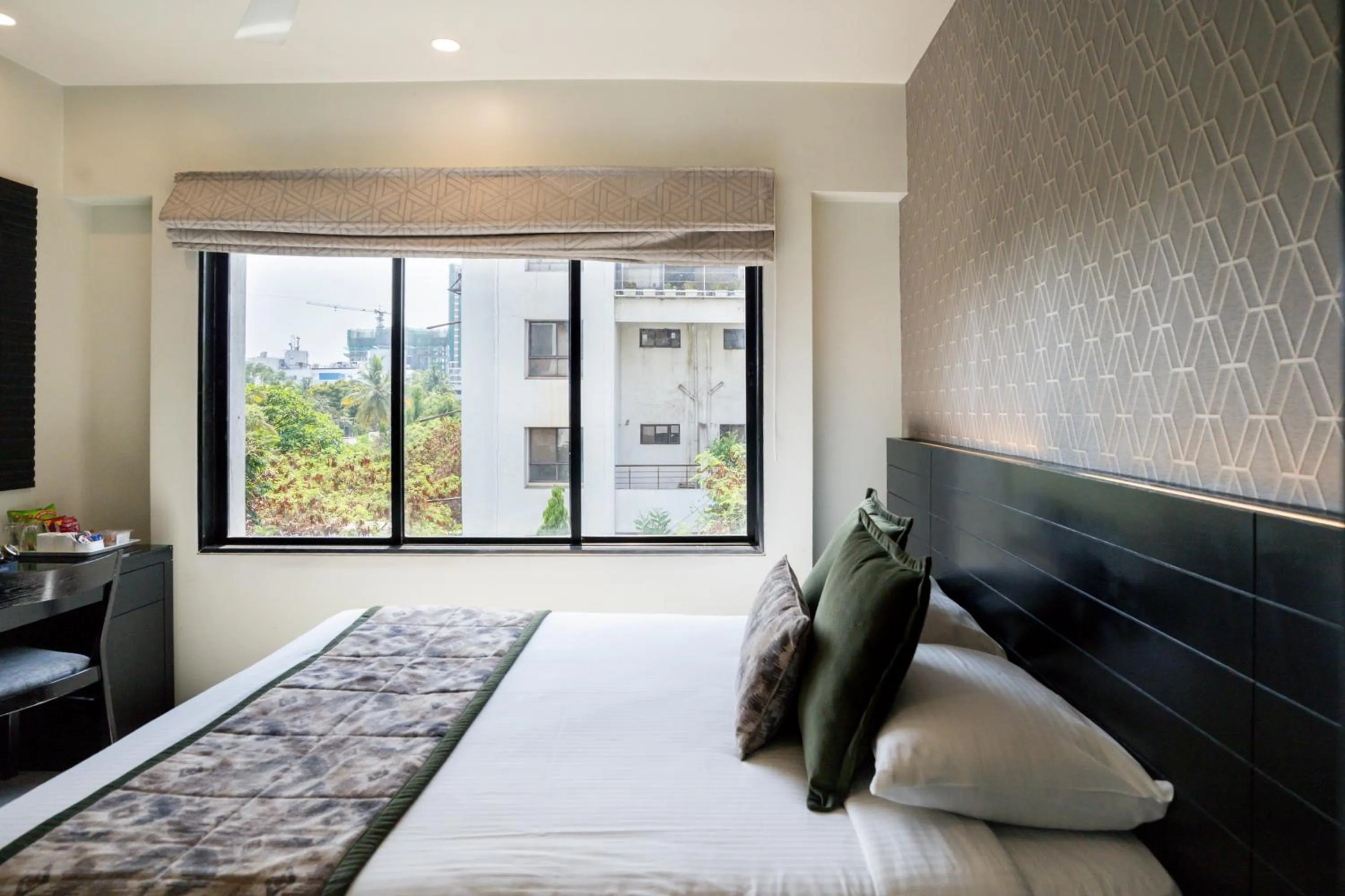 Bed in AR Suites Fontana Bay - Kalyani Nagar