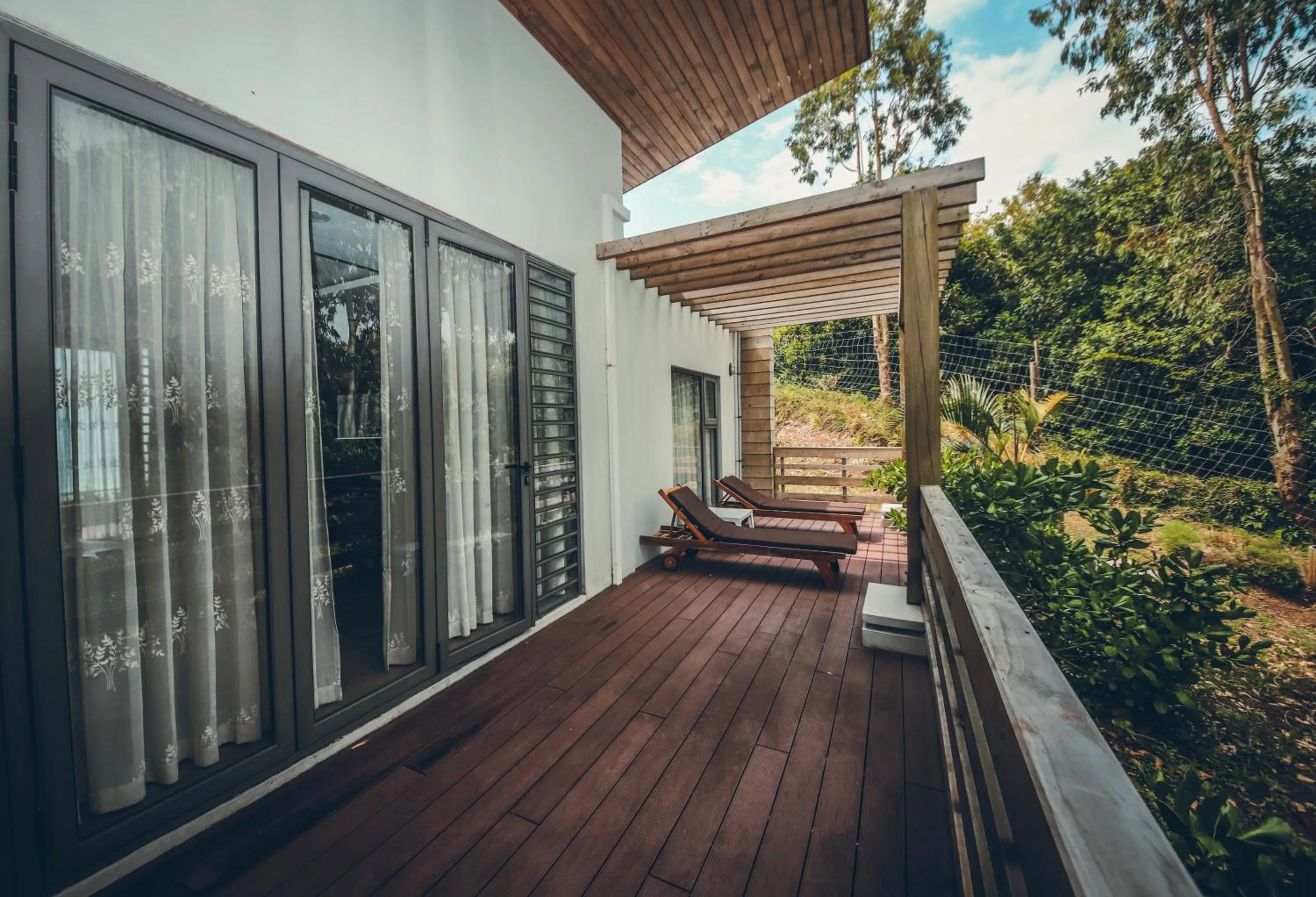 Property building in Hotel Chalets Chamarel