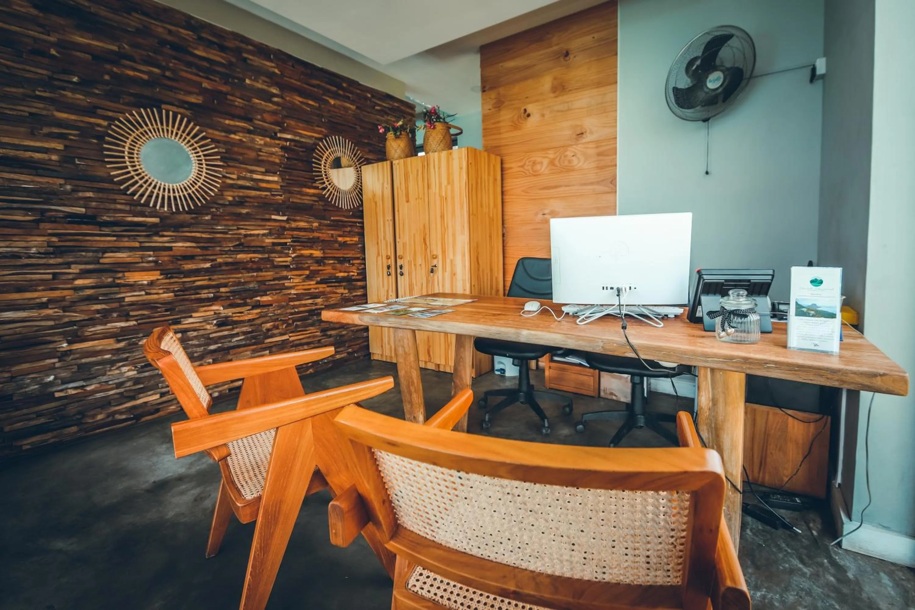 Lobby or reception in Hotel Chalets Chamarel