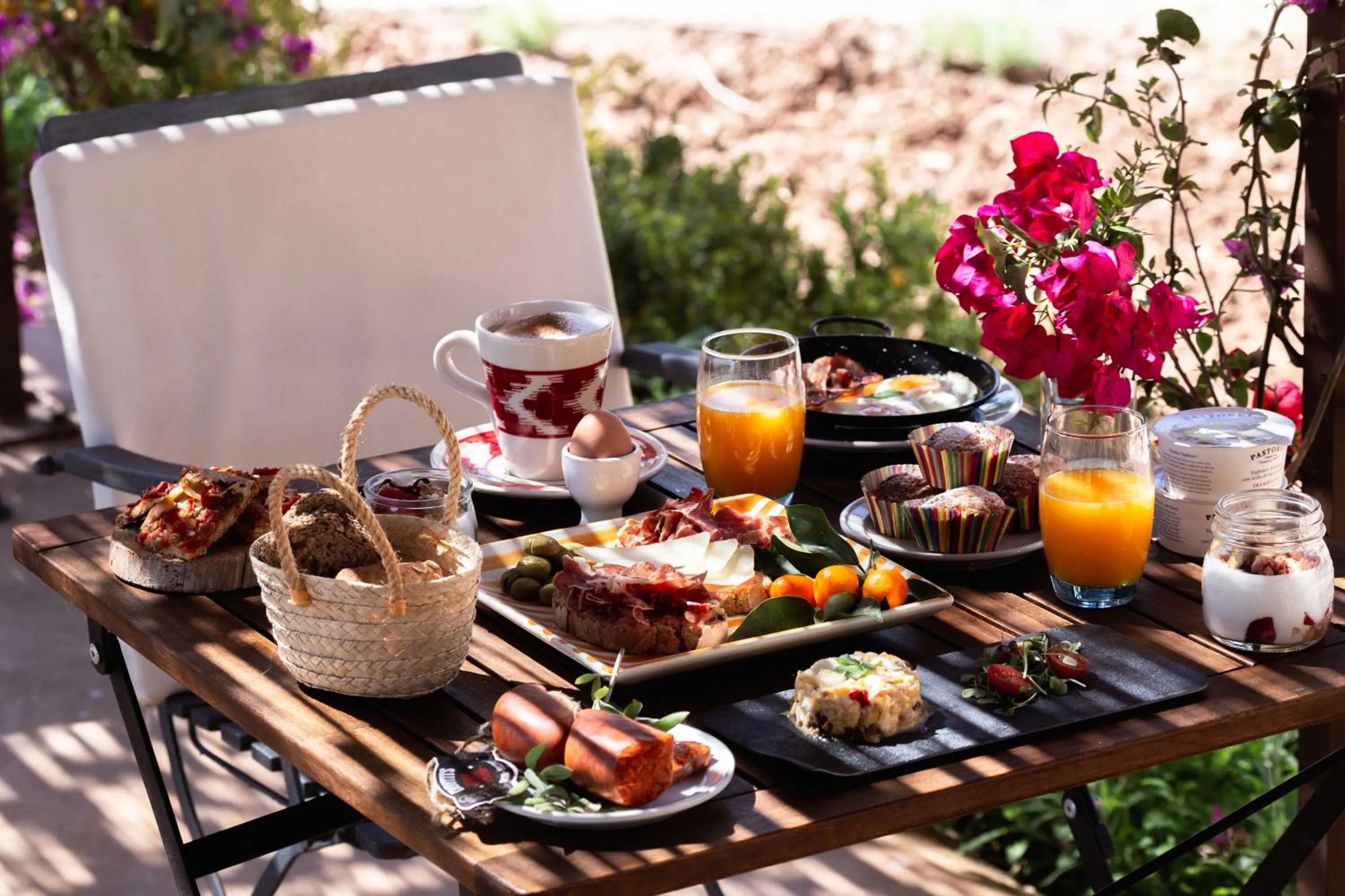 Food and drinks in Hotel Finca Ca N'ai - Adults Only