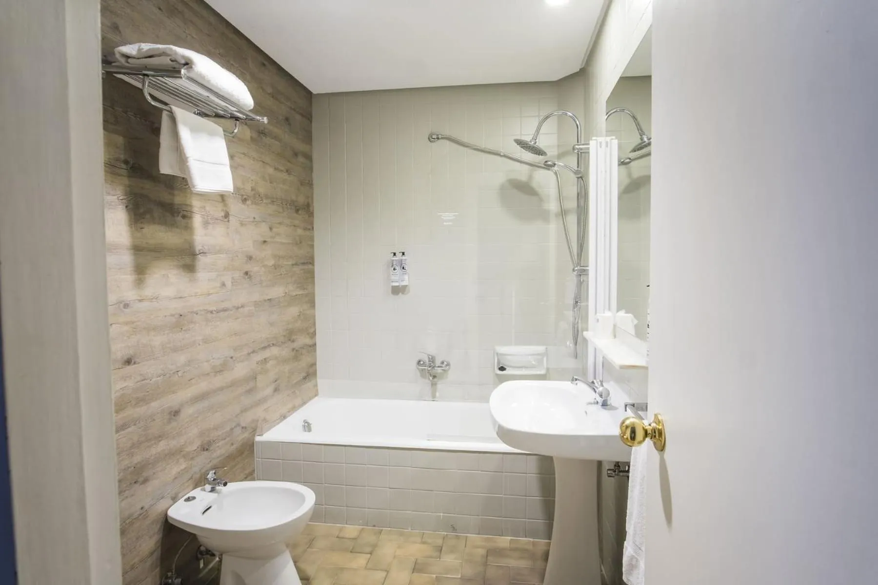 Bathroom in Hotel Alda Centro Ponferrada