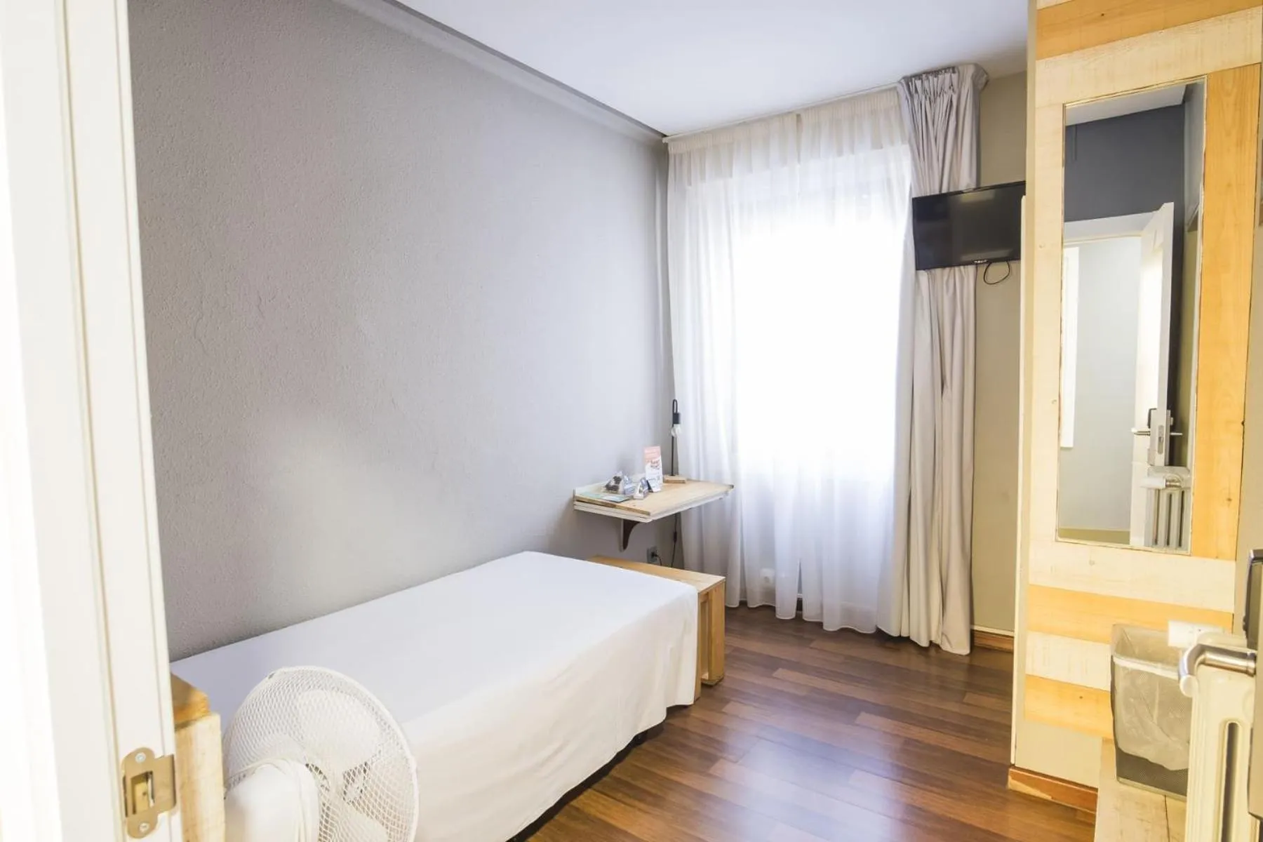 Bedroom, Bed in Hotel Alda Centro Ponferrada