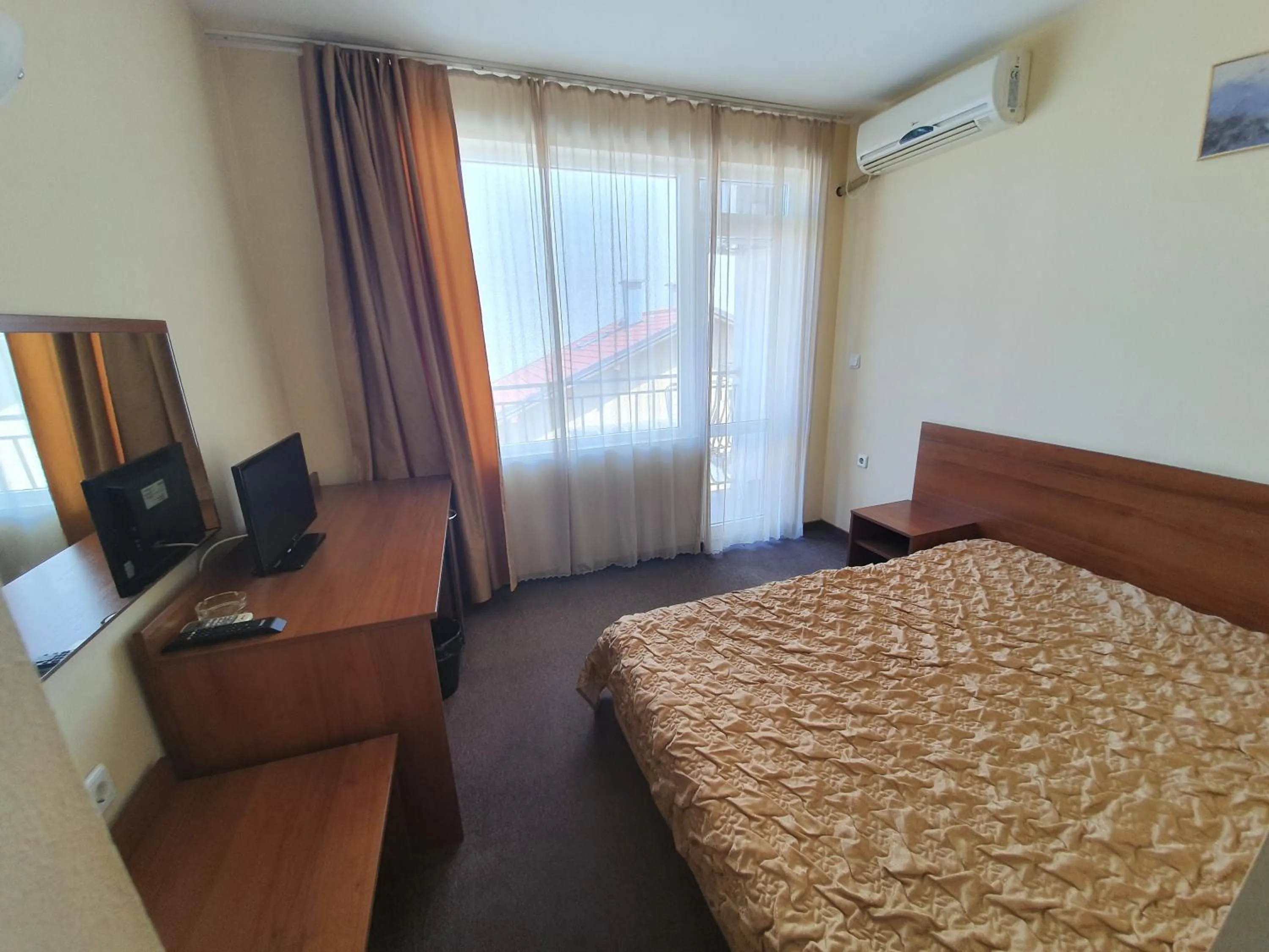 Shower in Sandor Hotel