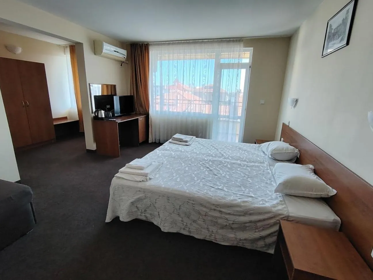 Bedroom in Sandor Hotel