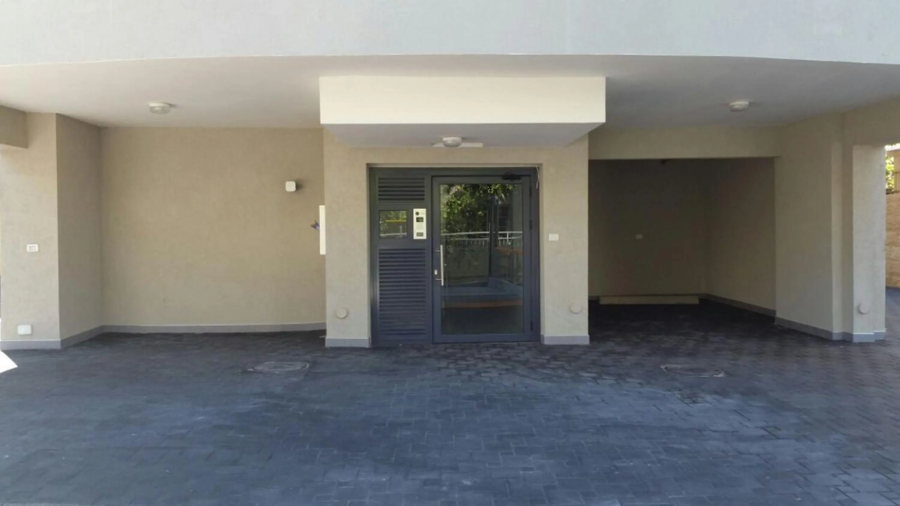 Facade/entrance in Rothschild Mansion