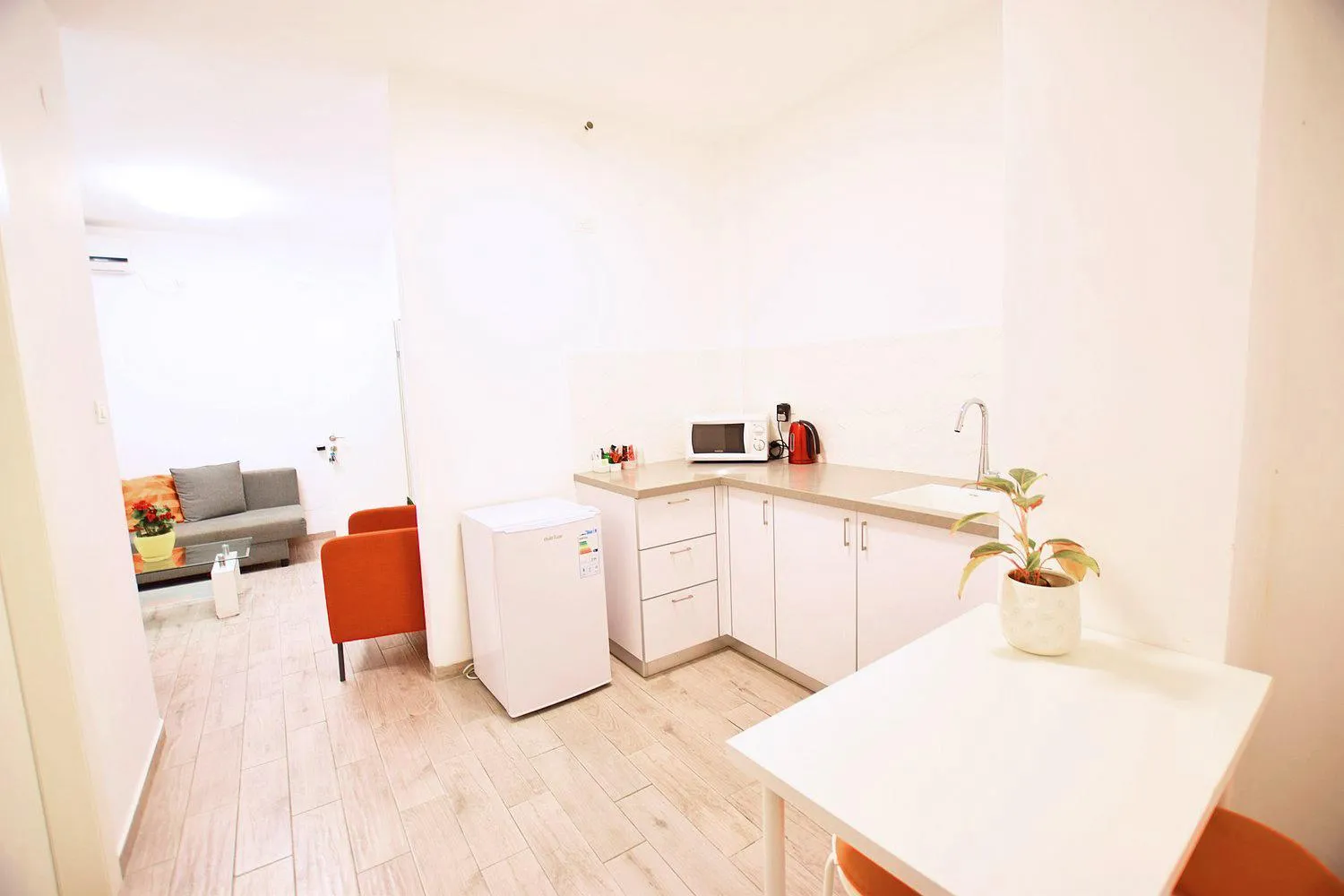 Coffee/tea facilities in Rothschild Mansion