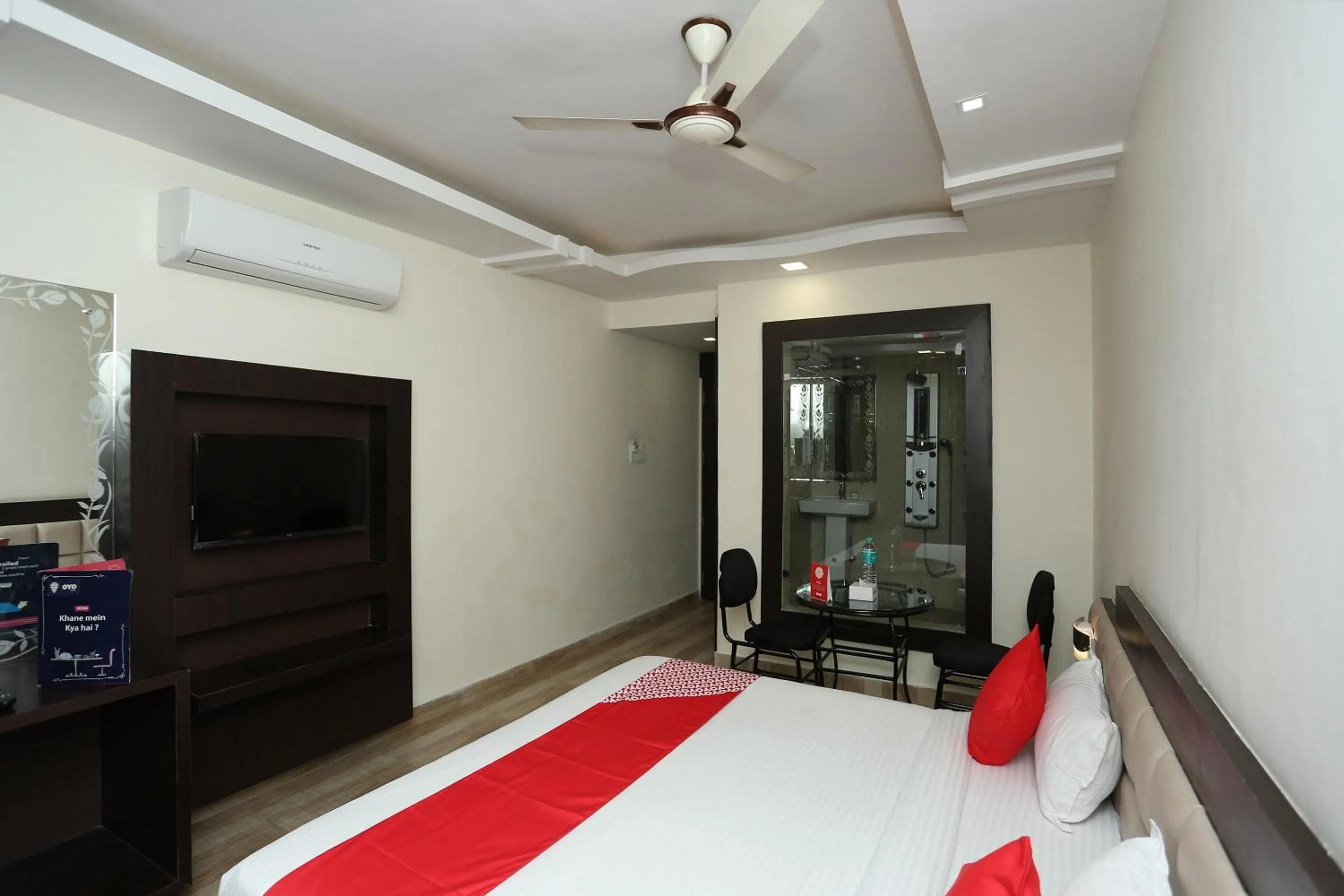 Bedroom, Bed in Hotel O Csfc