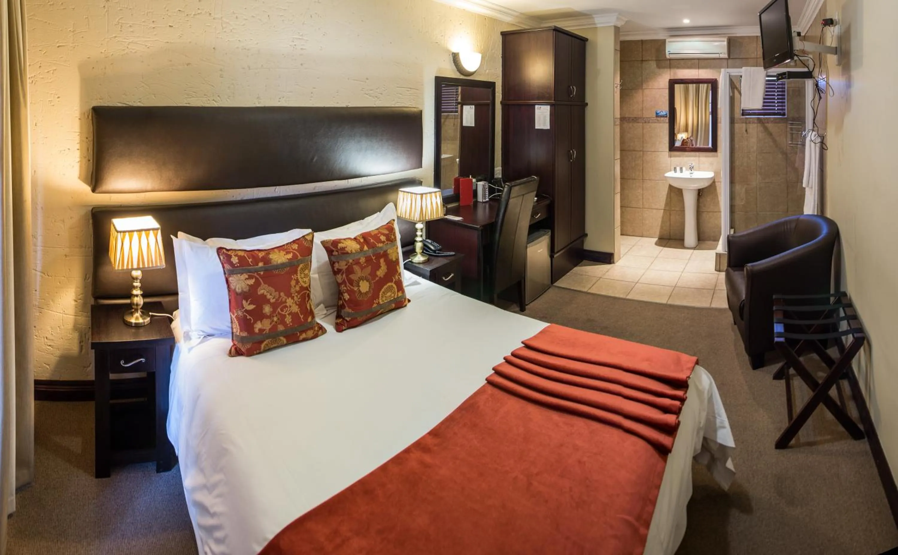 Photo of the whole room, Bed in Villa Bali Luxury Guesthouse