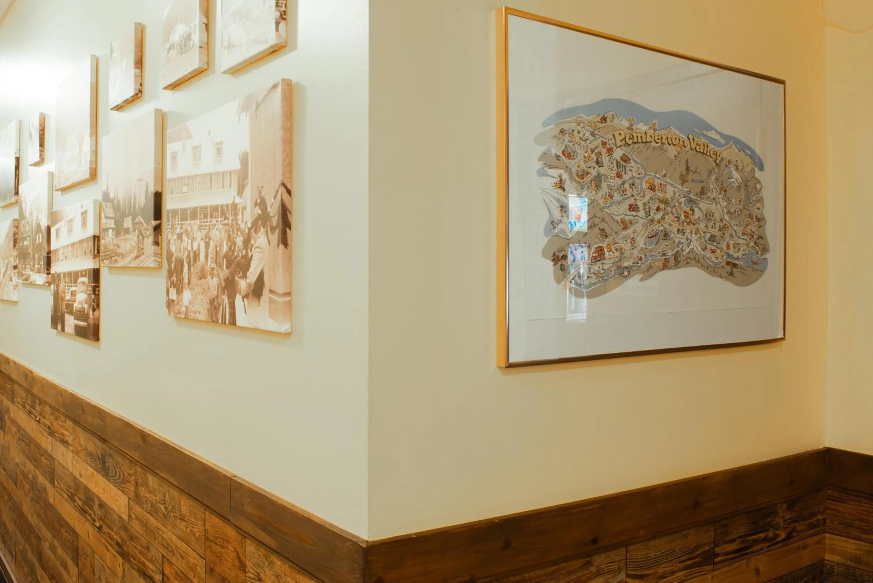 Lobby or reception in Pemberton Hotel (Motel)