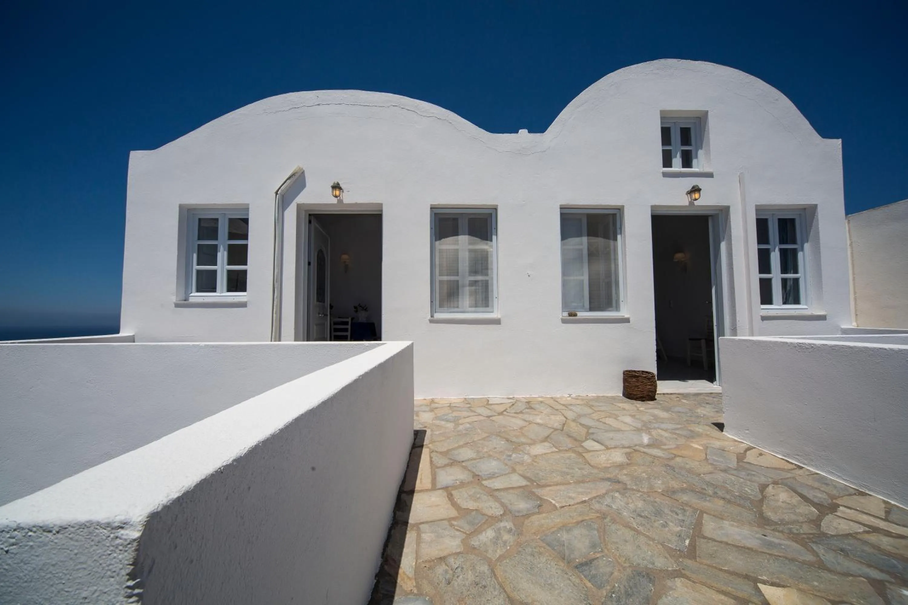 Property building in Ianthe Apartments & Villa