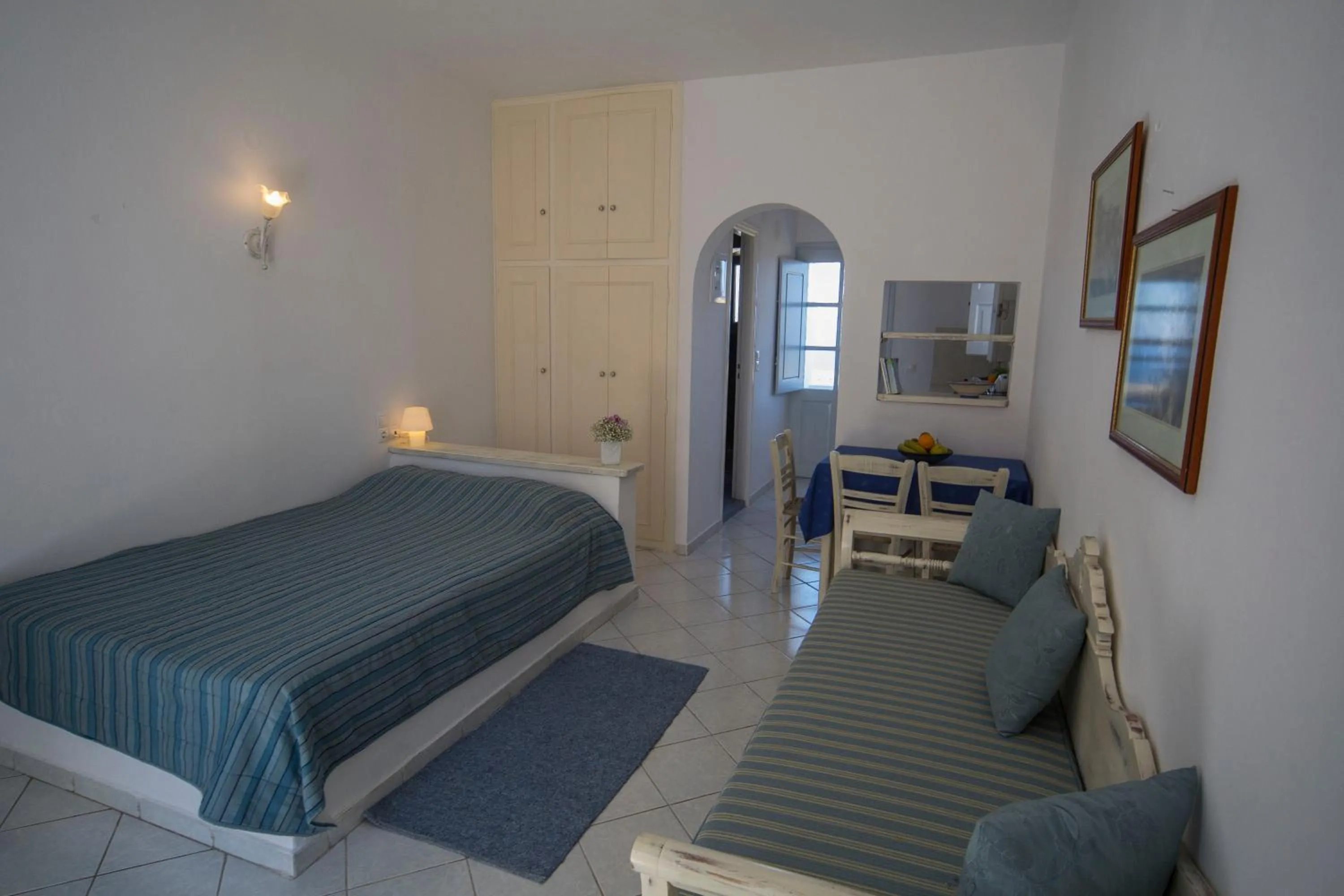 Photo of the whole room, Bed in Ianthe Apartments & Villa