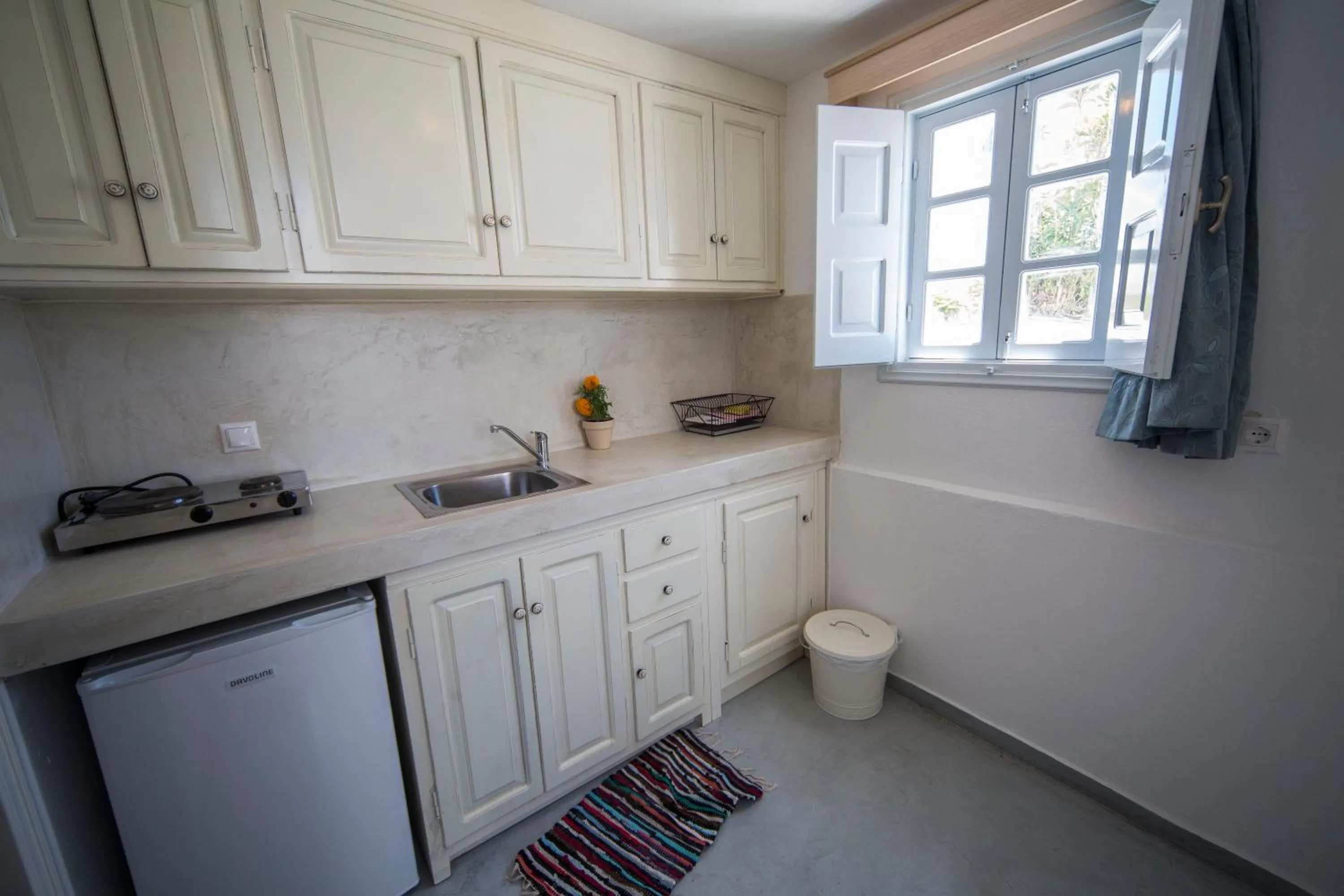 Kitchen or kitchenette in Ianthe Apartments & Villa