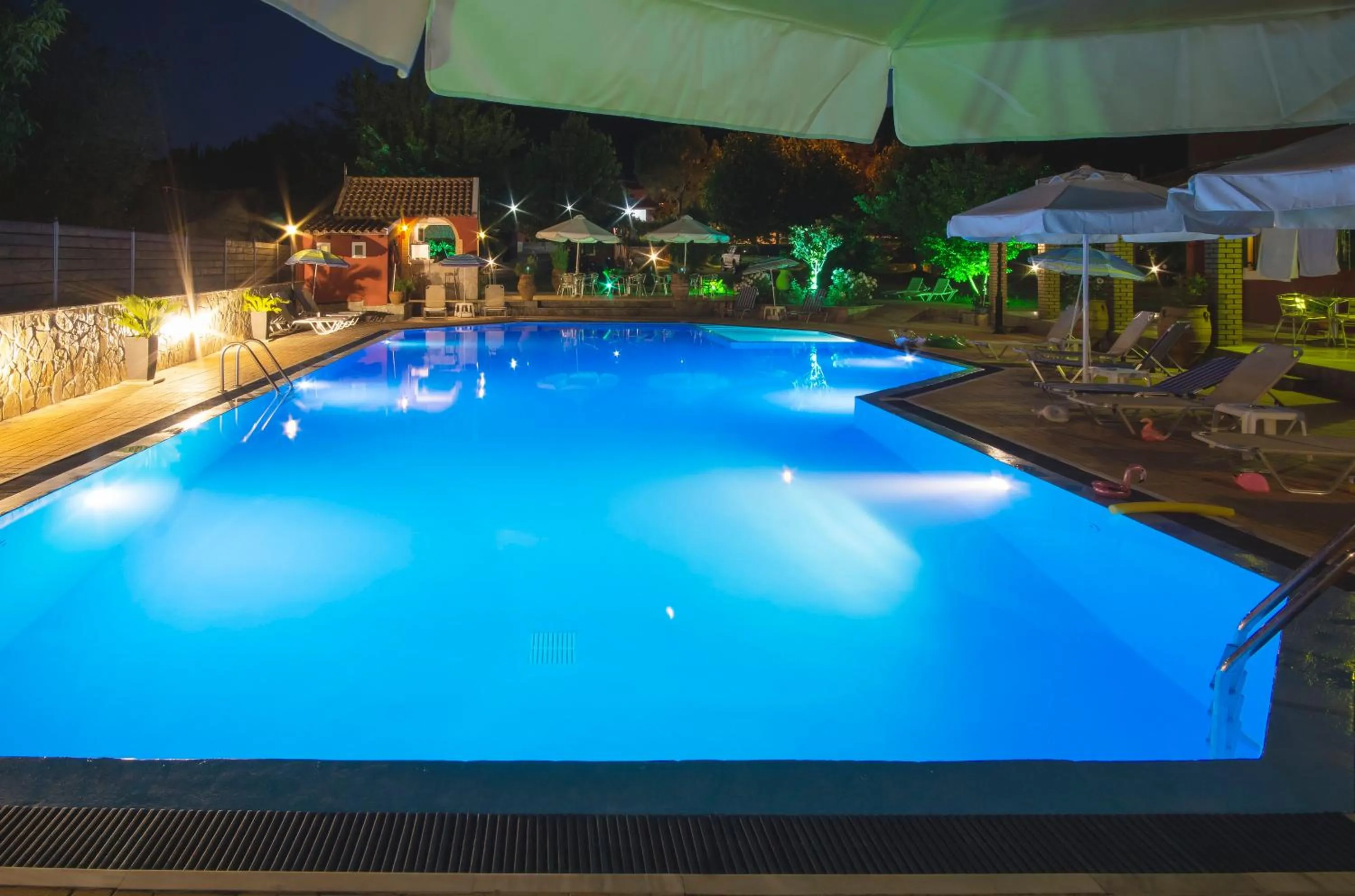 Night in Blue Dream Apartments