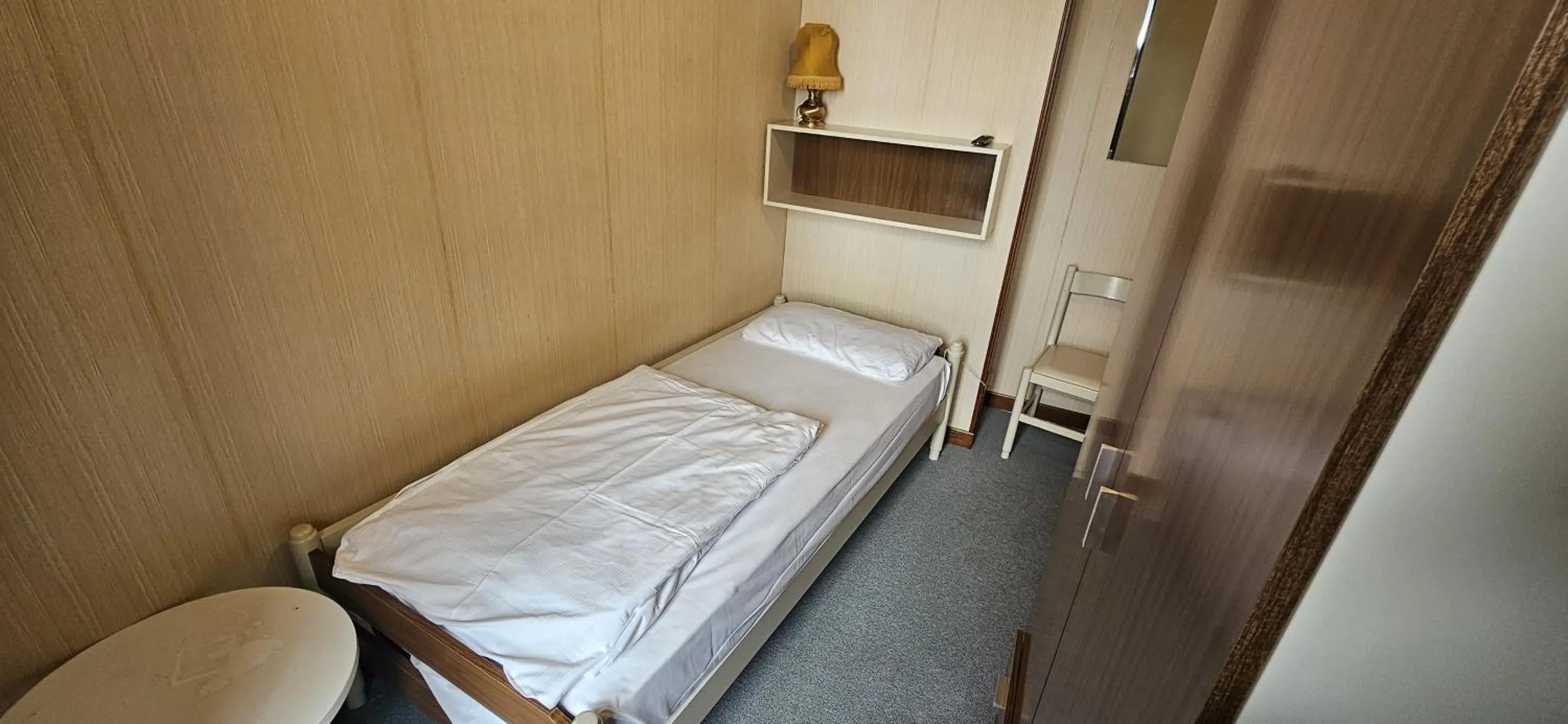 Bedroom, Bed in Hotel Garden