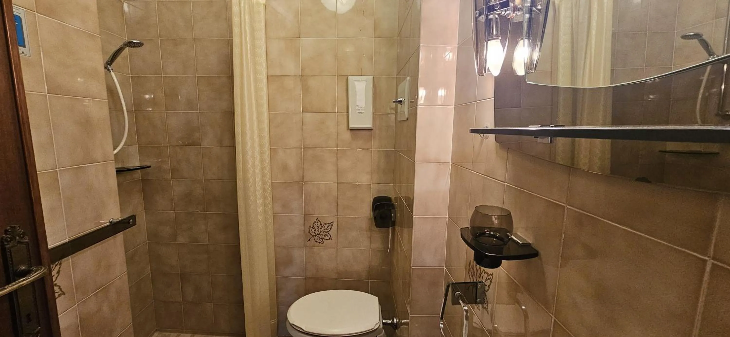 Toilet in Hotel Garden