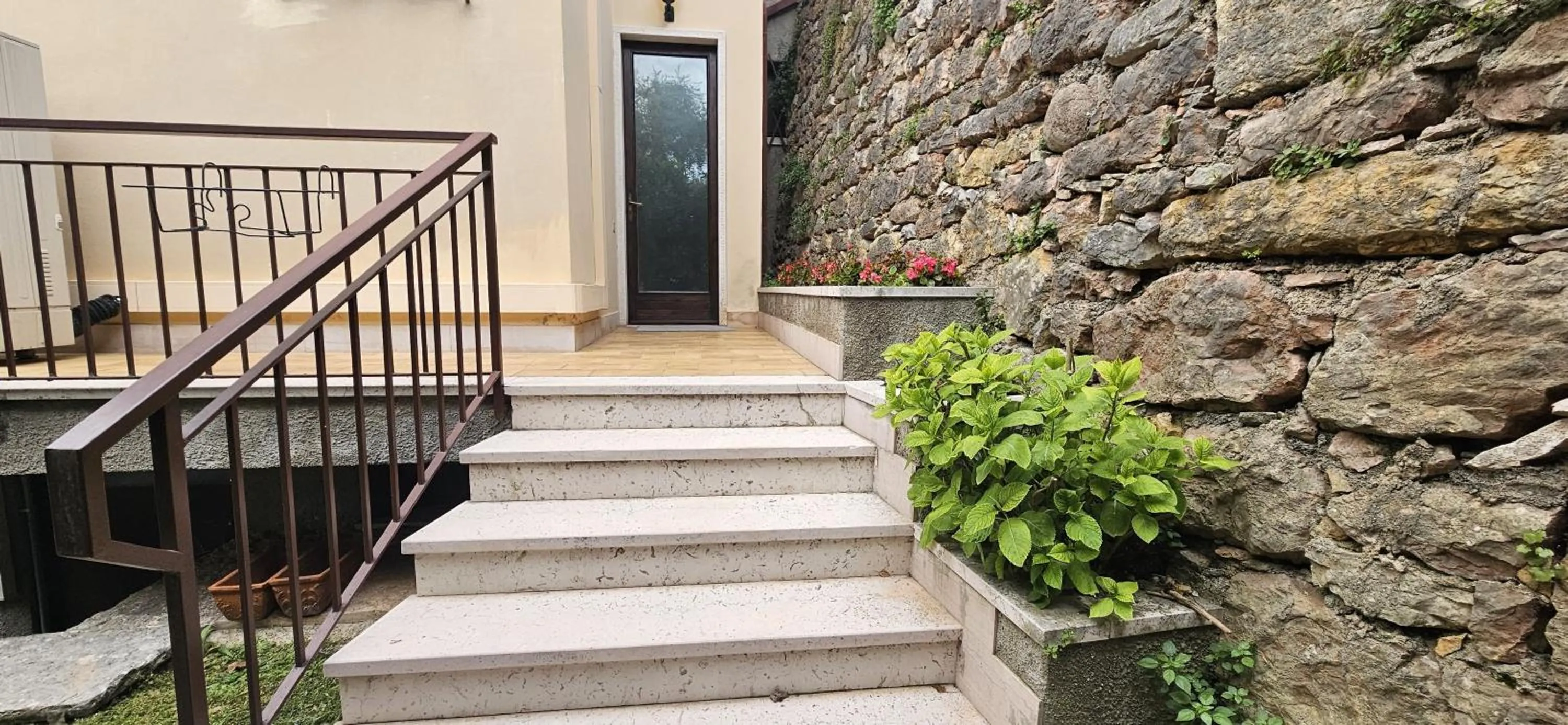 Property building in Hotel Garden