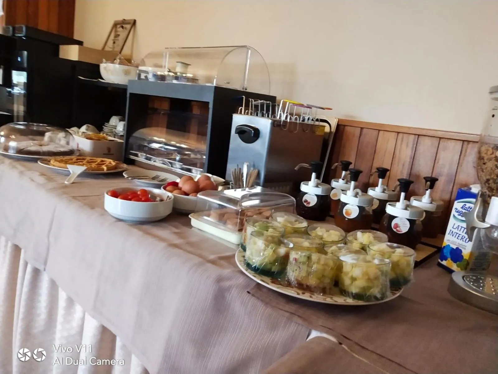 Buffet breakfast in Hotel Garden