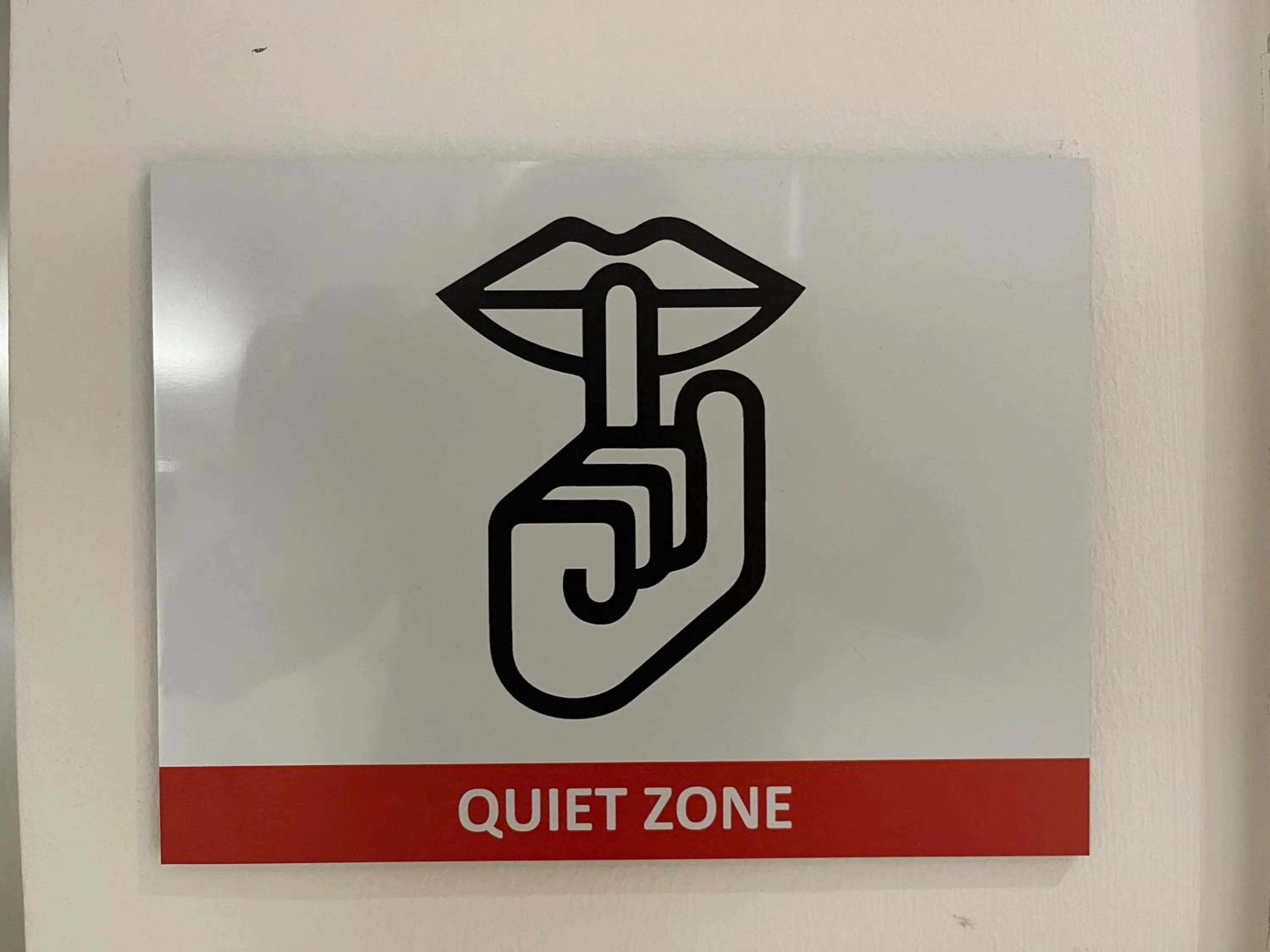 Communal lounge/ TV room in Quay Apartments Manchester