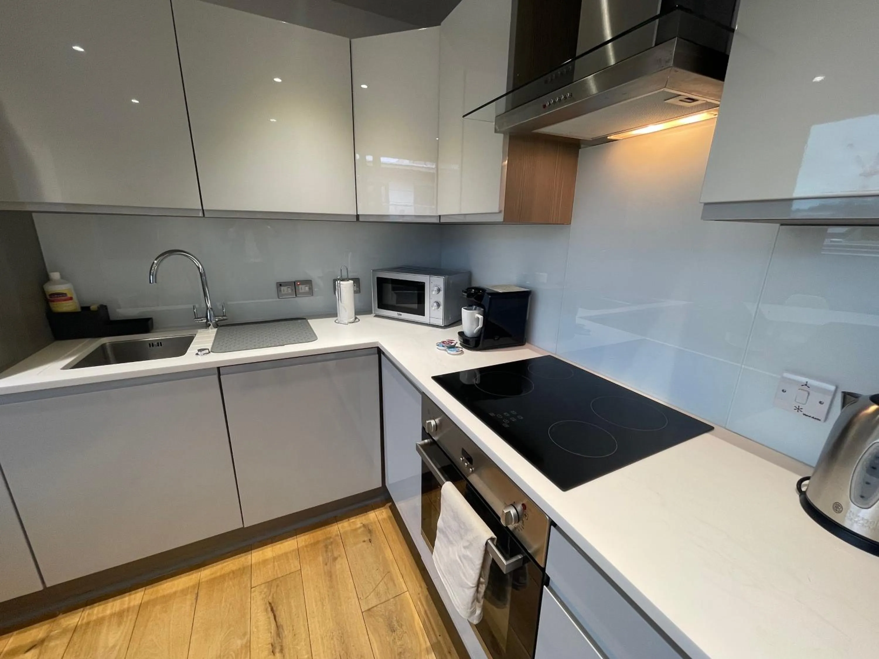 Kitchen or kitchenette in Quay Apartments Manchester