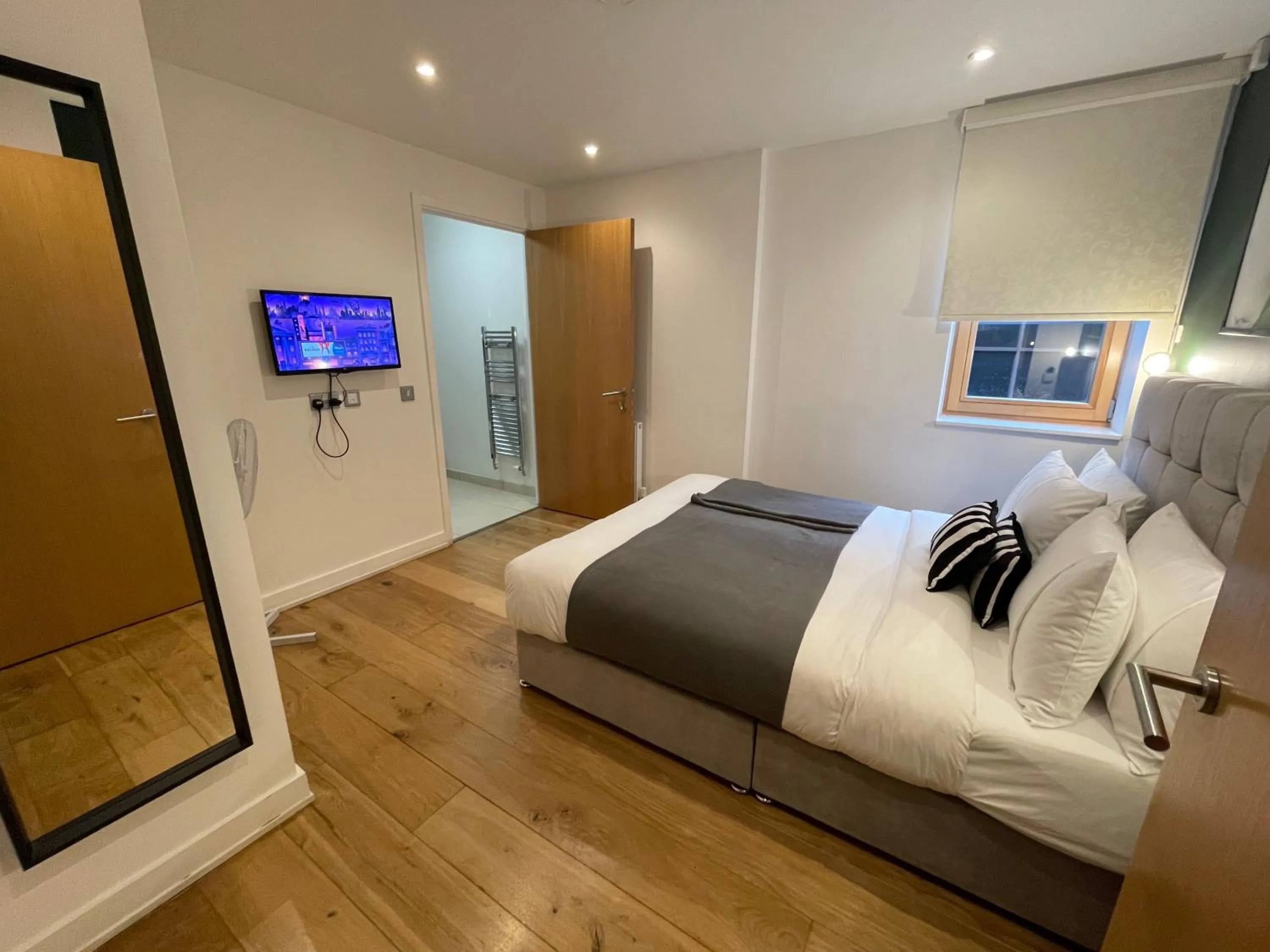 Bed in Quay Apartments Manchester