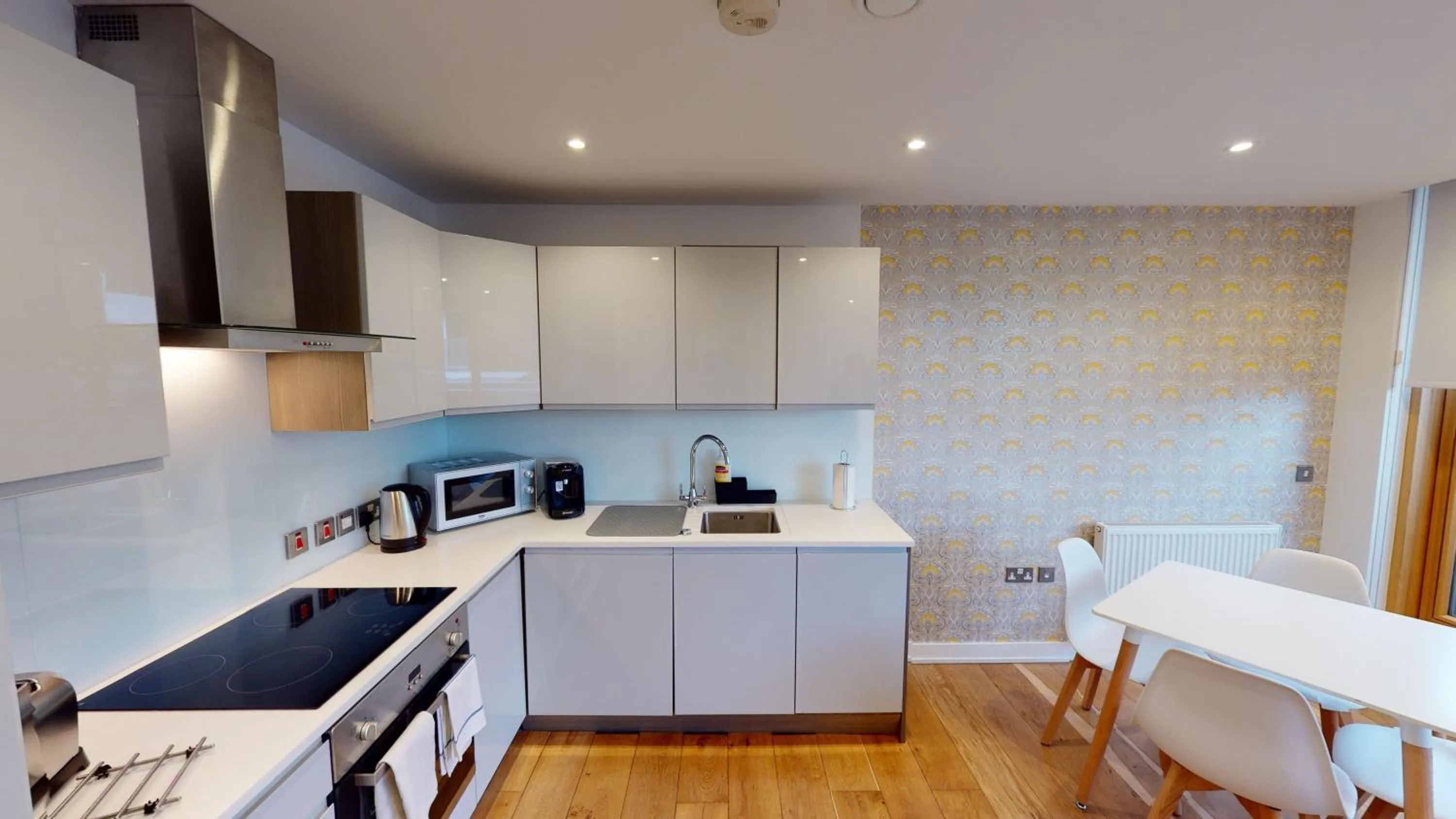 Kitchen or kitchenette in Quay Apartments Manchester
