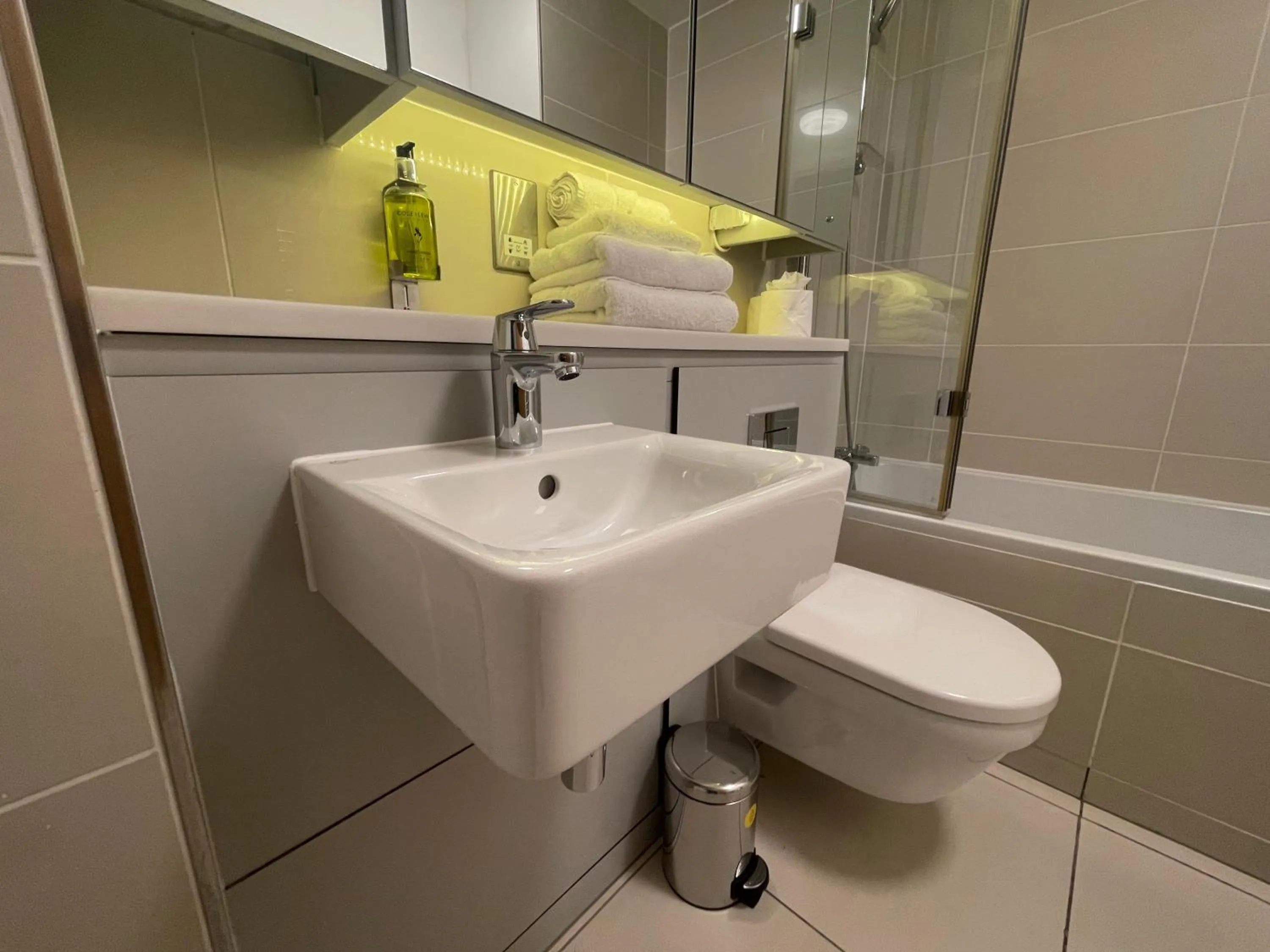 Toilet in Quay Apartments Manchester