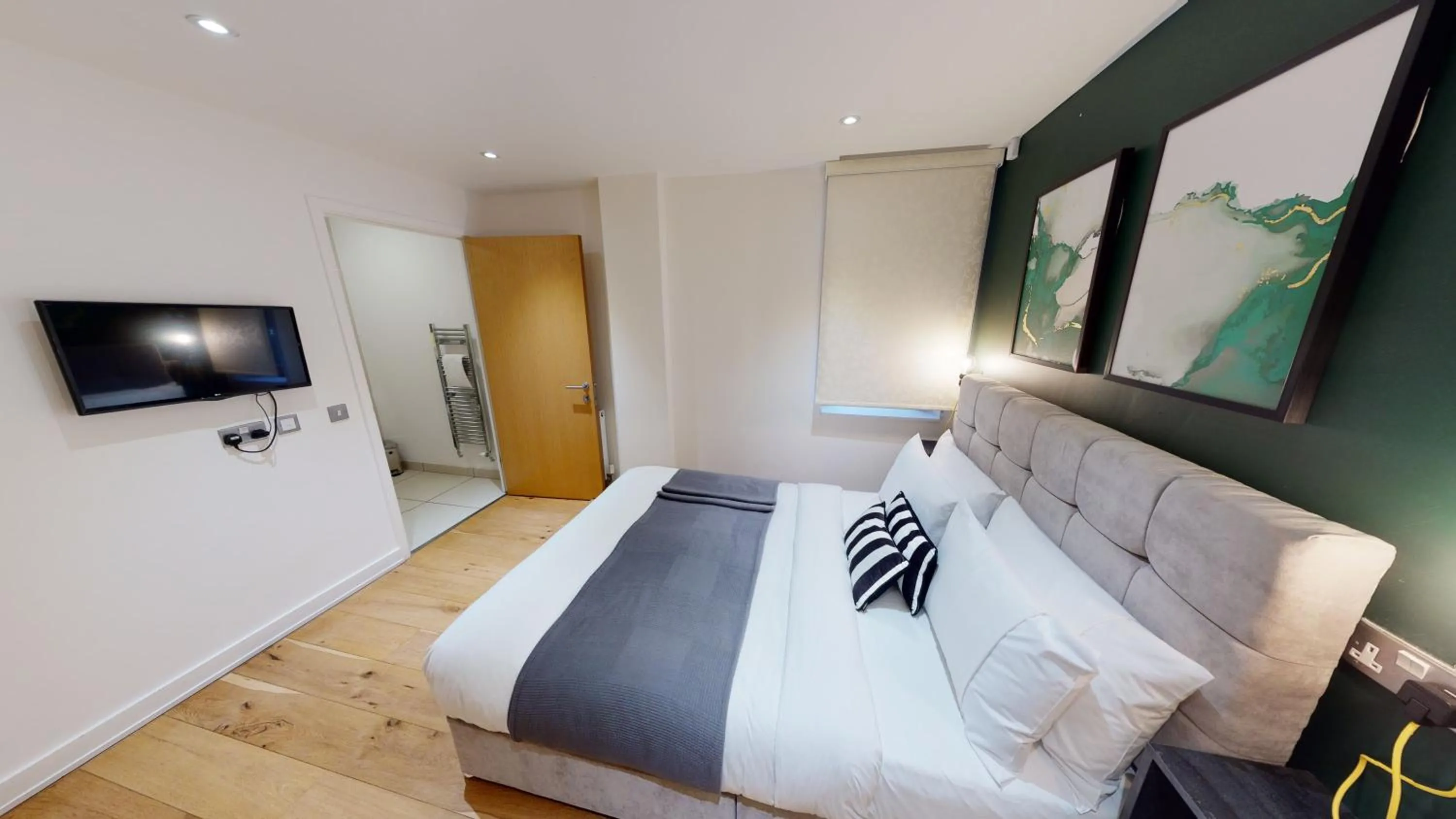 Bed in Quay Apartments Manchester