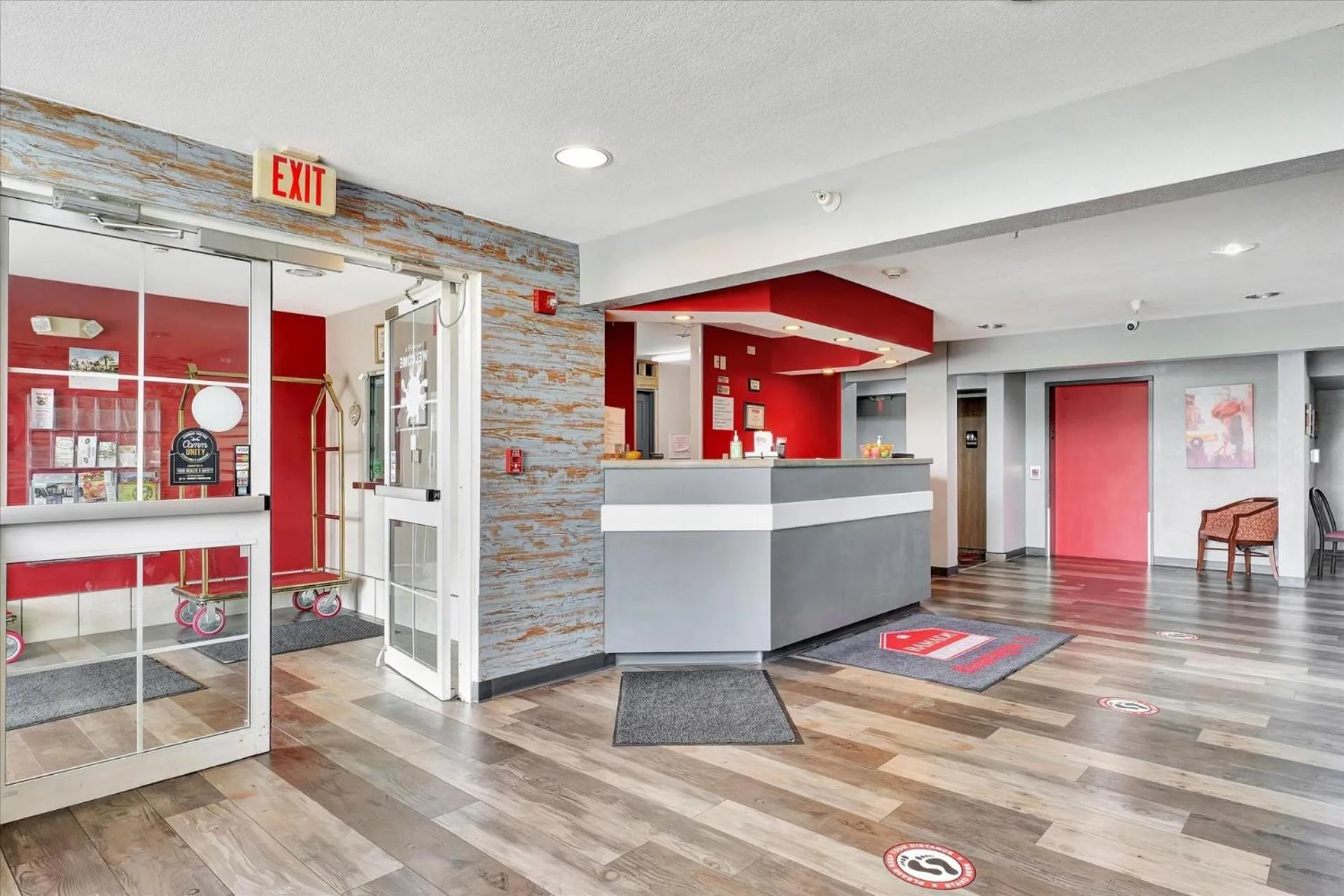 Lobby or reception in Ramada Limited by Wyndham, Bloomington I-55 & I-74 IL