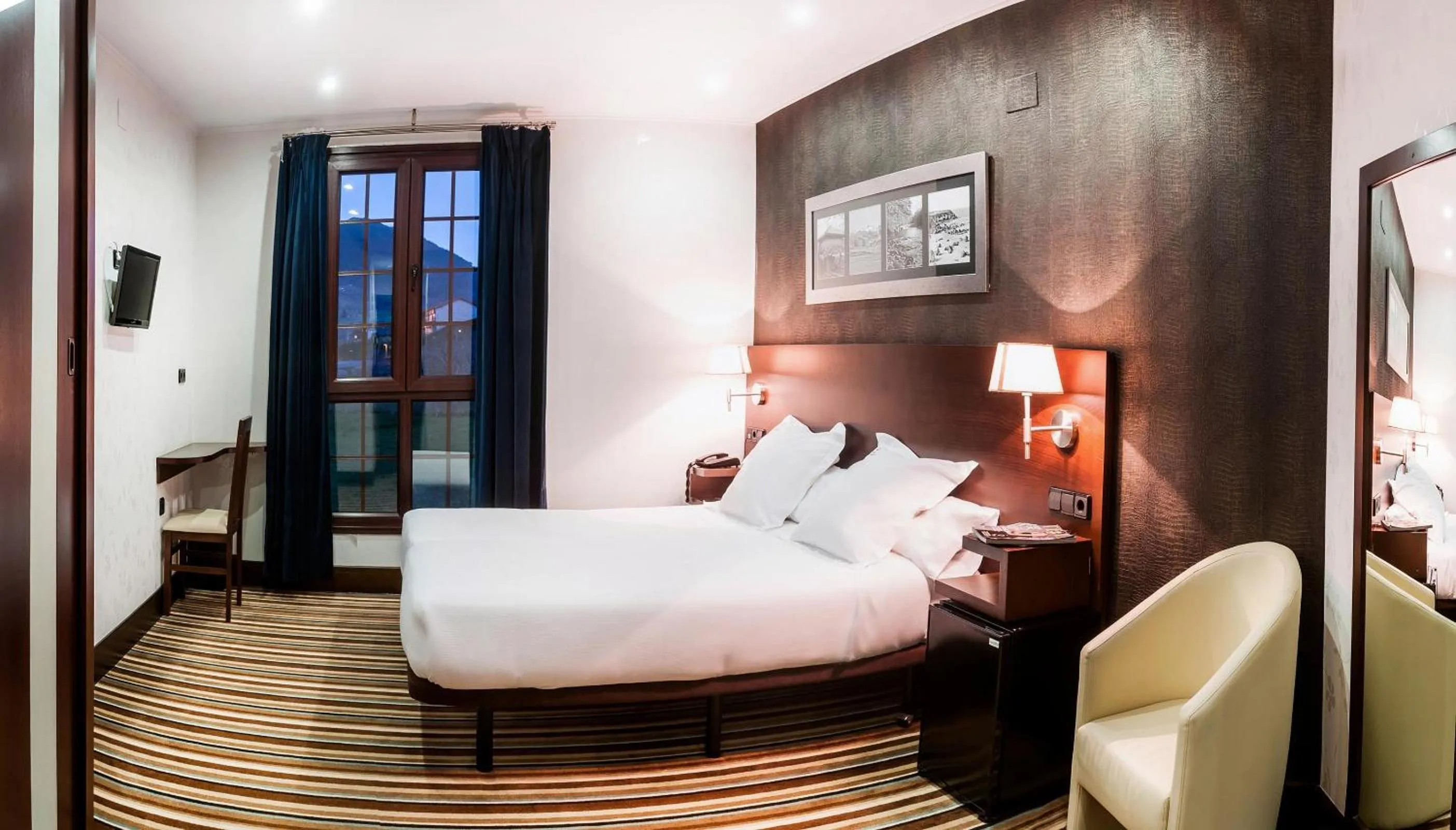 Photo of the whole room in Hotel Granda