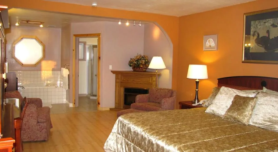 Photo of the whole room, Bed in Coast Inn and Spa