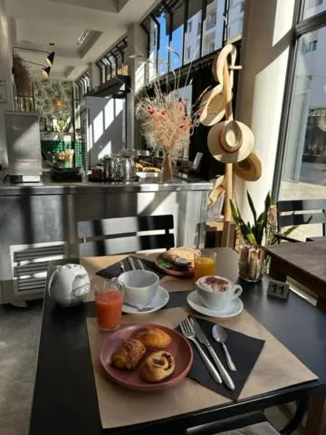 Breakfast in Maison Volver