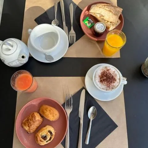 Continental breakfast in Maison Volver