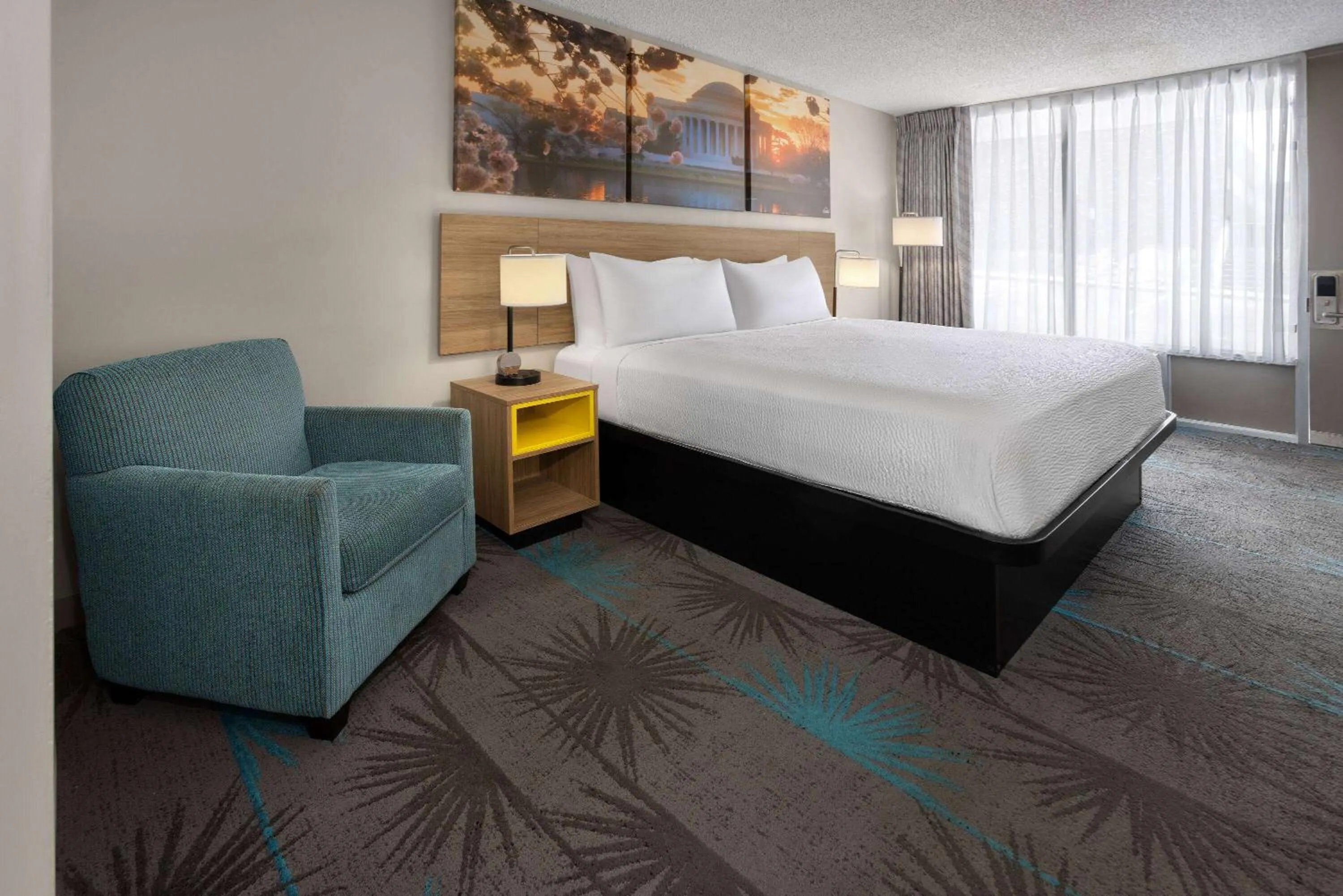 Photo of the whole room, Bed in Days Inn of Frederick by Wyndham