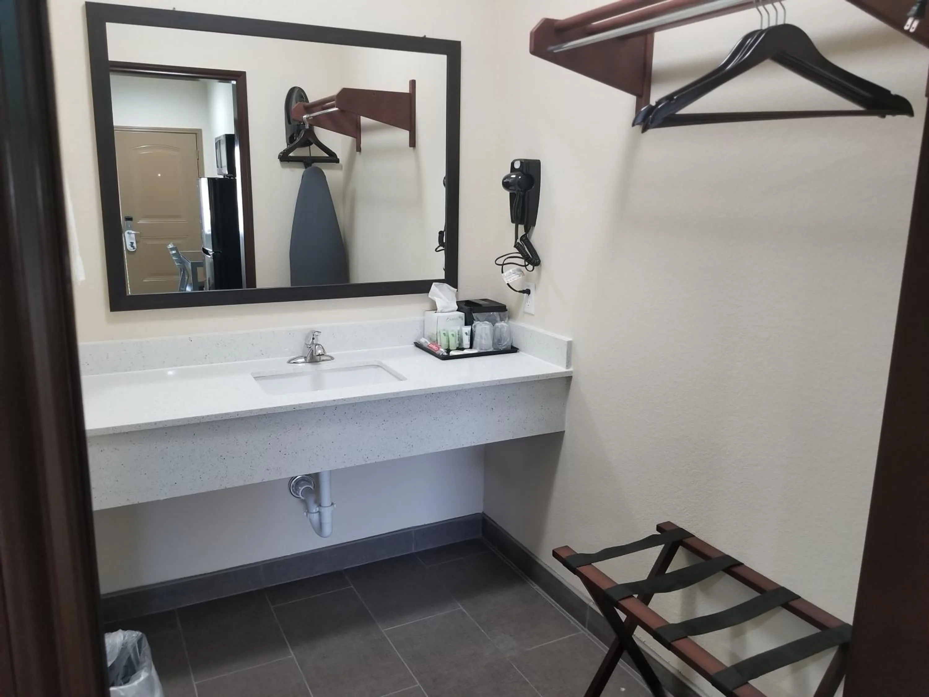 Decorative detail in Scottish Inns & Suites