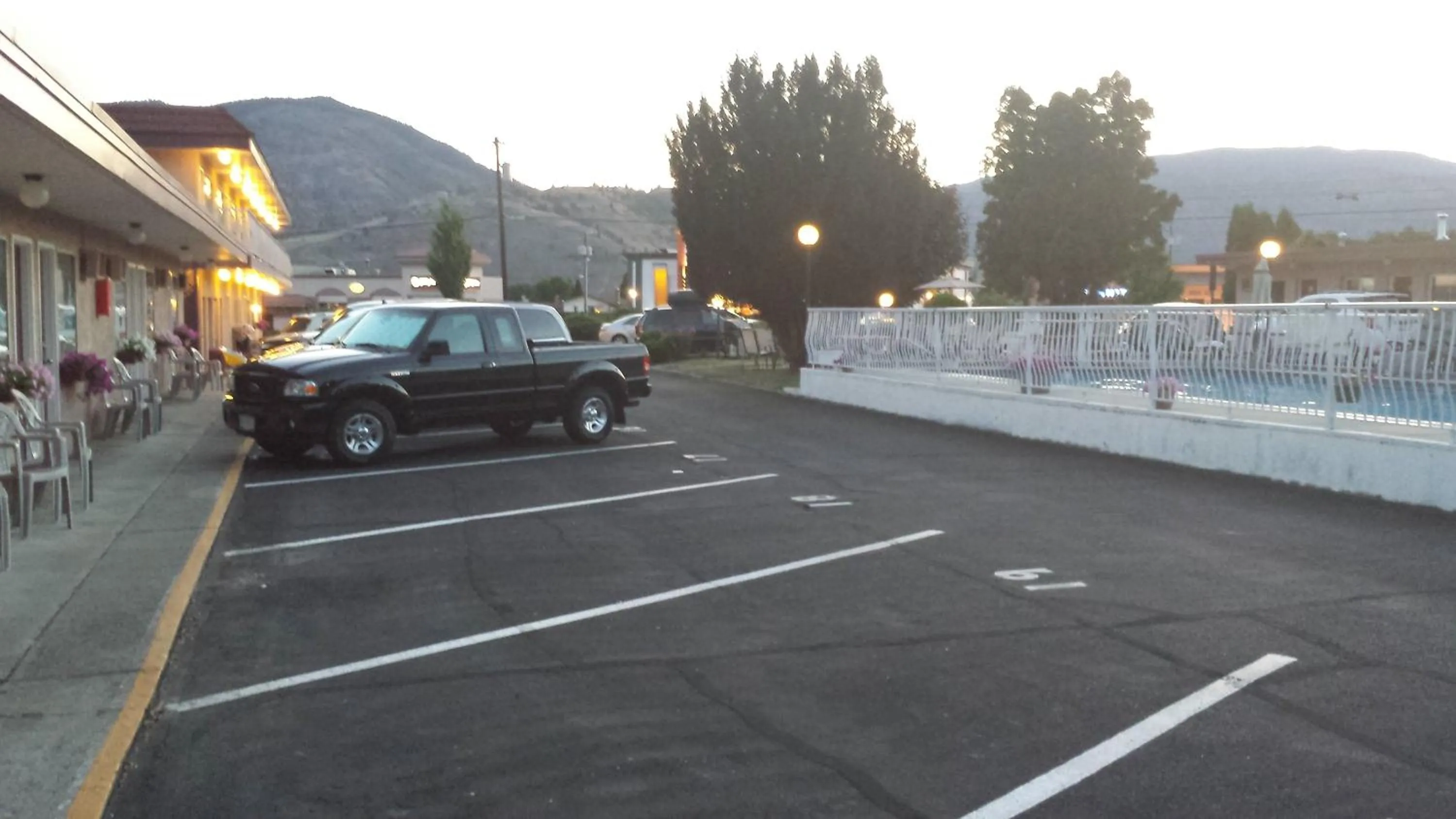 Facade/entrance in Swiss Sunset Inn