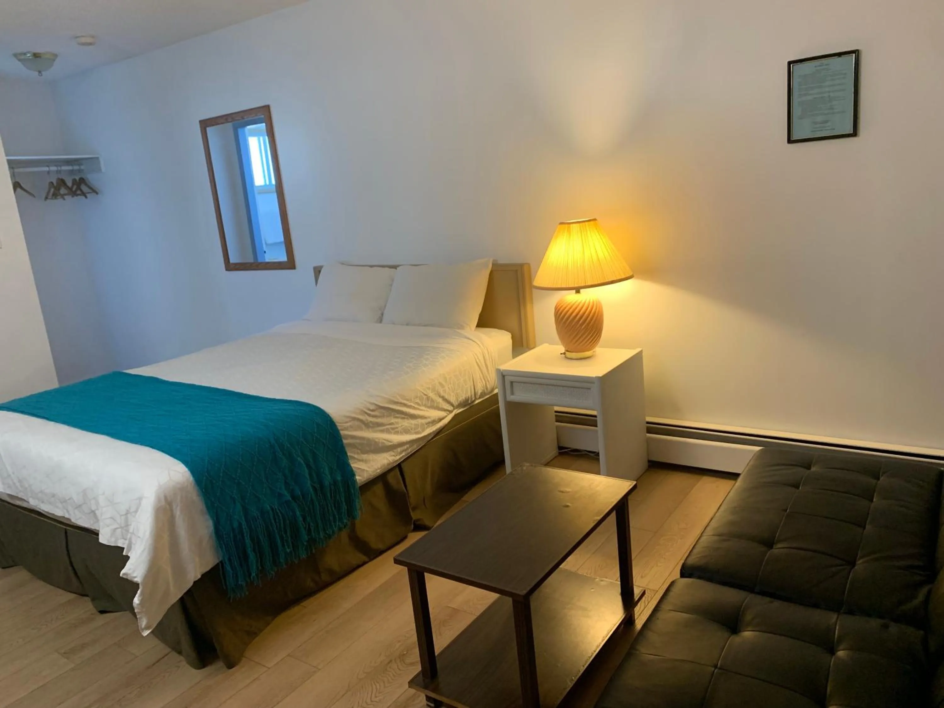 Bed in Swiss Sunset Inn