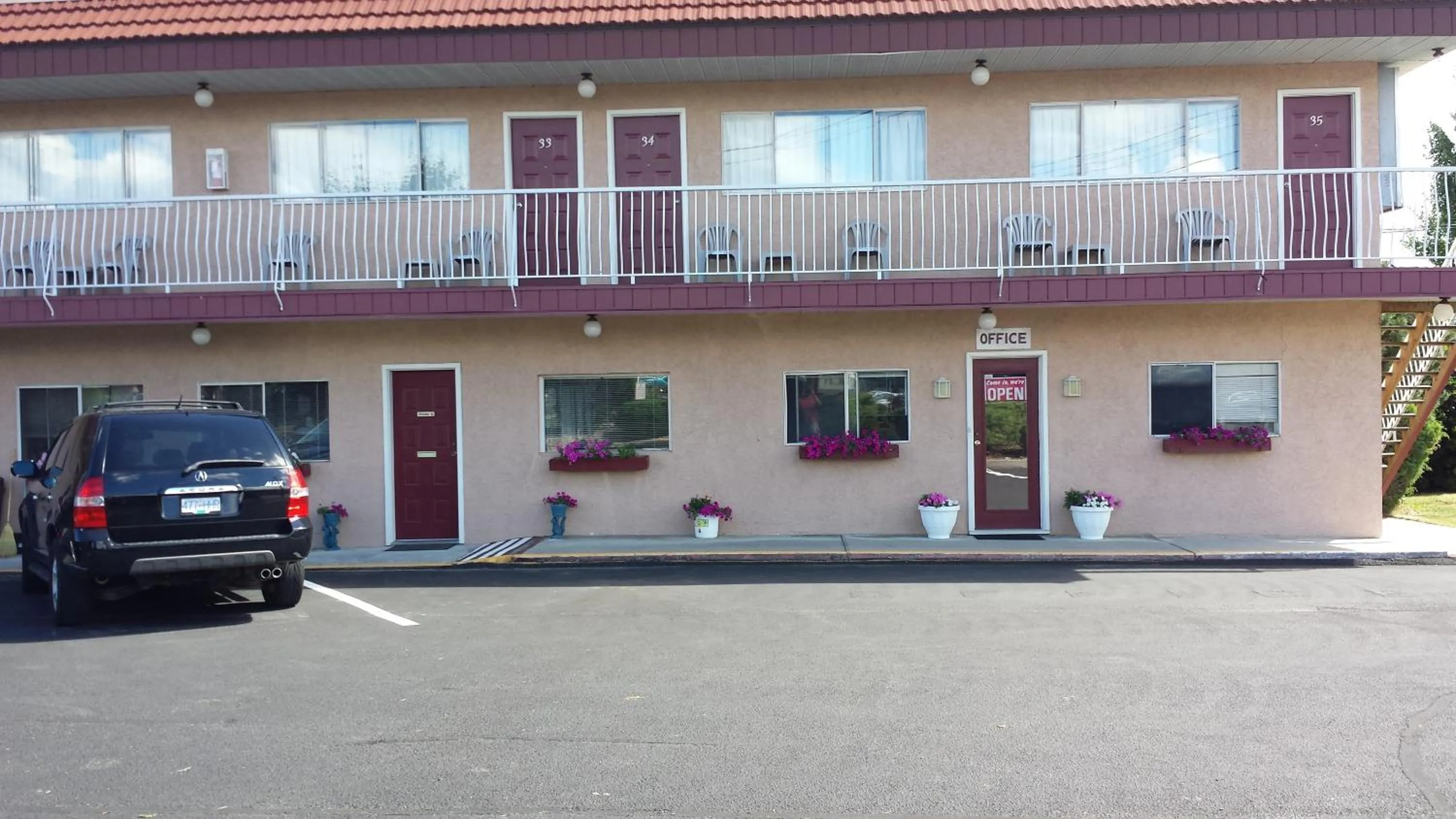 Facade/entrance in Swiss Sunset Inn