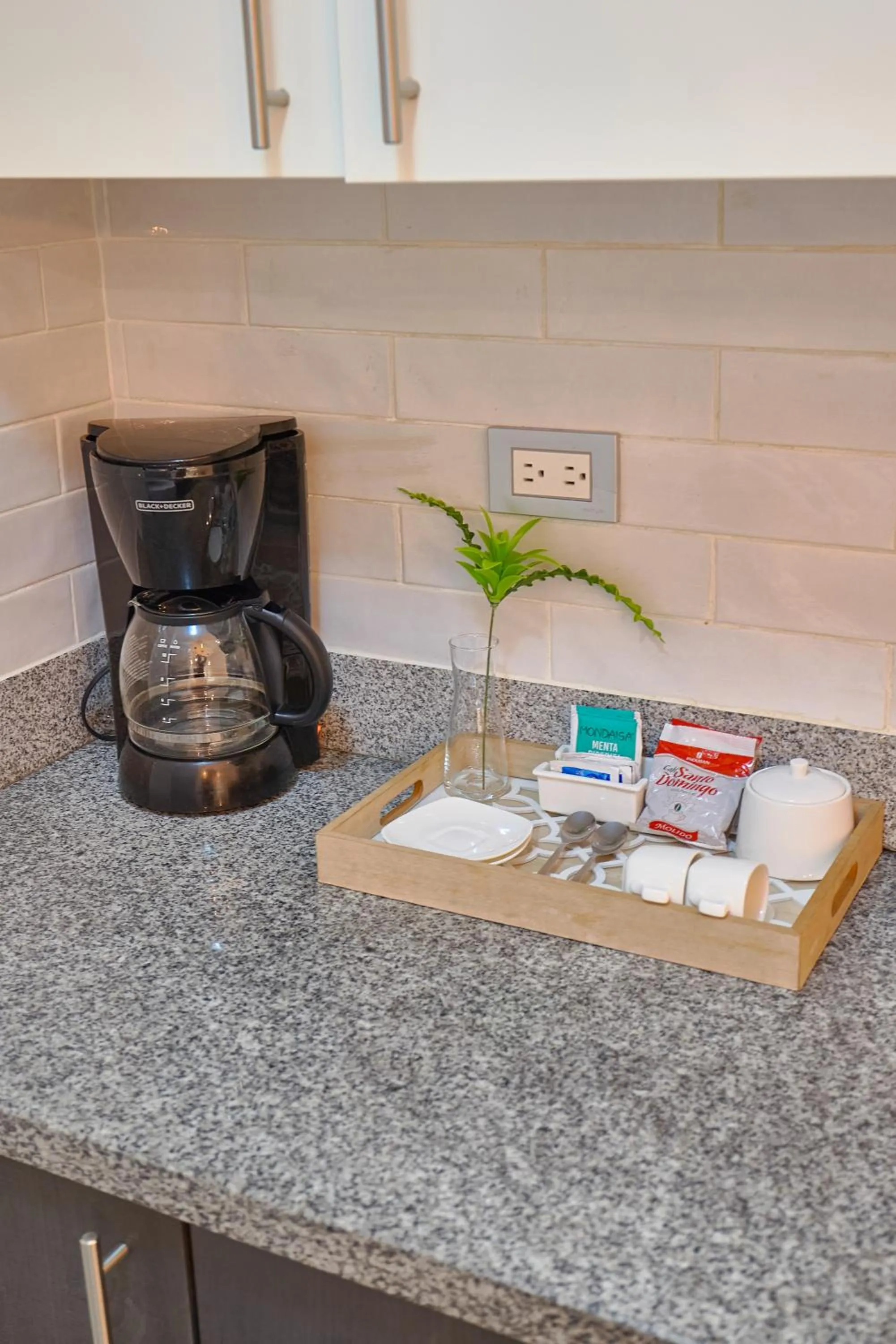 Coffee/tea facilities in Central Park Tower