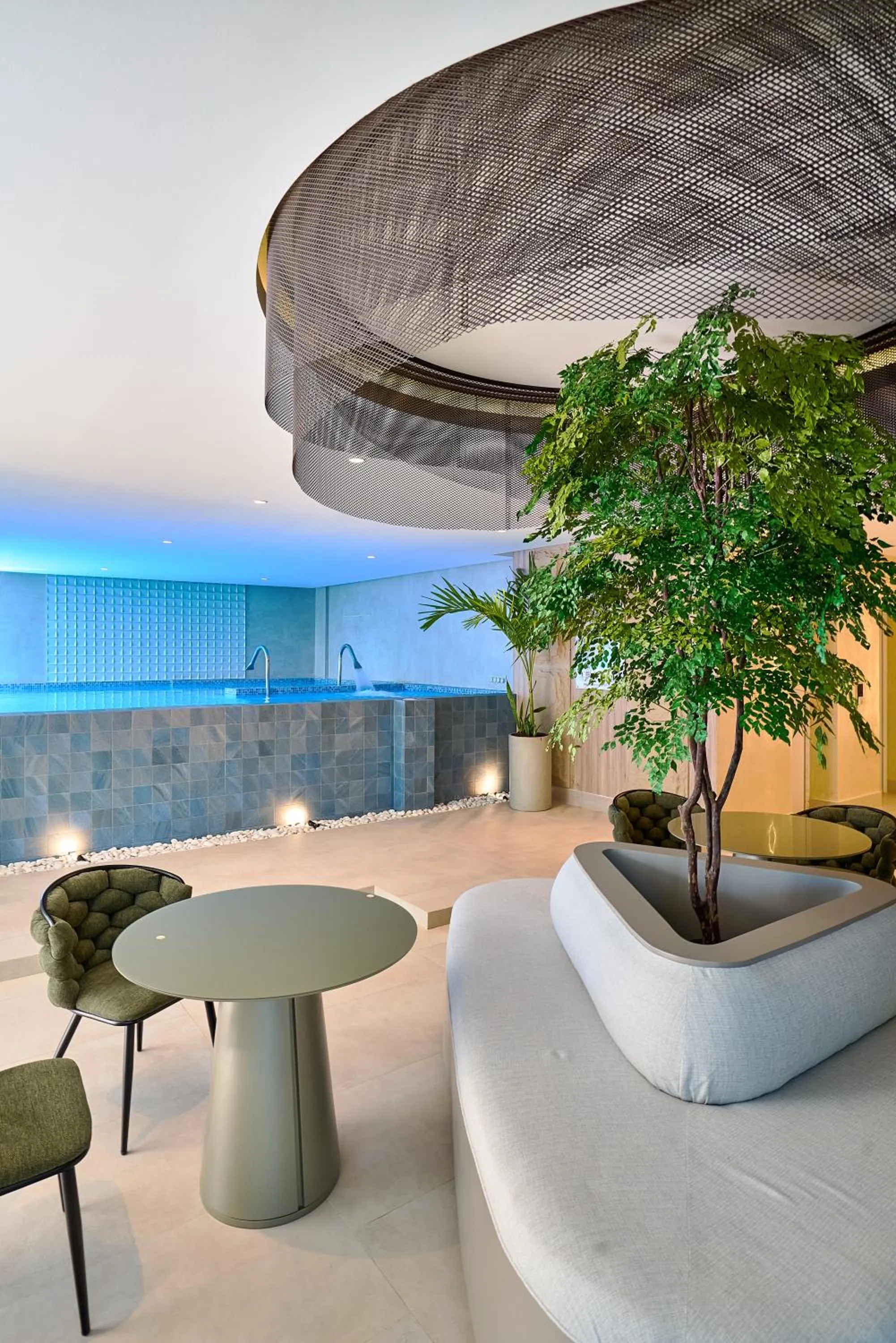 Swimming pool in Central Park Tower