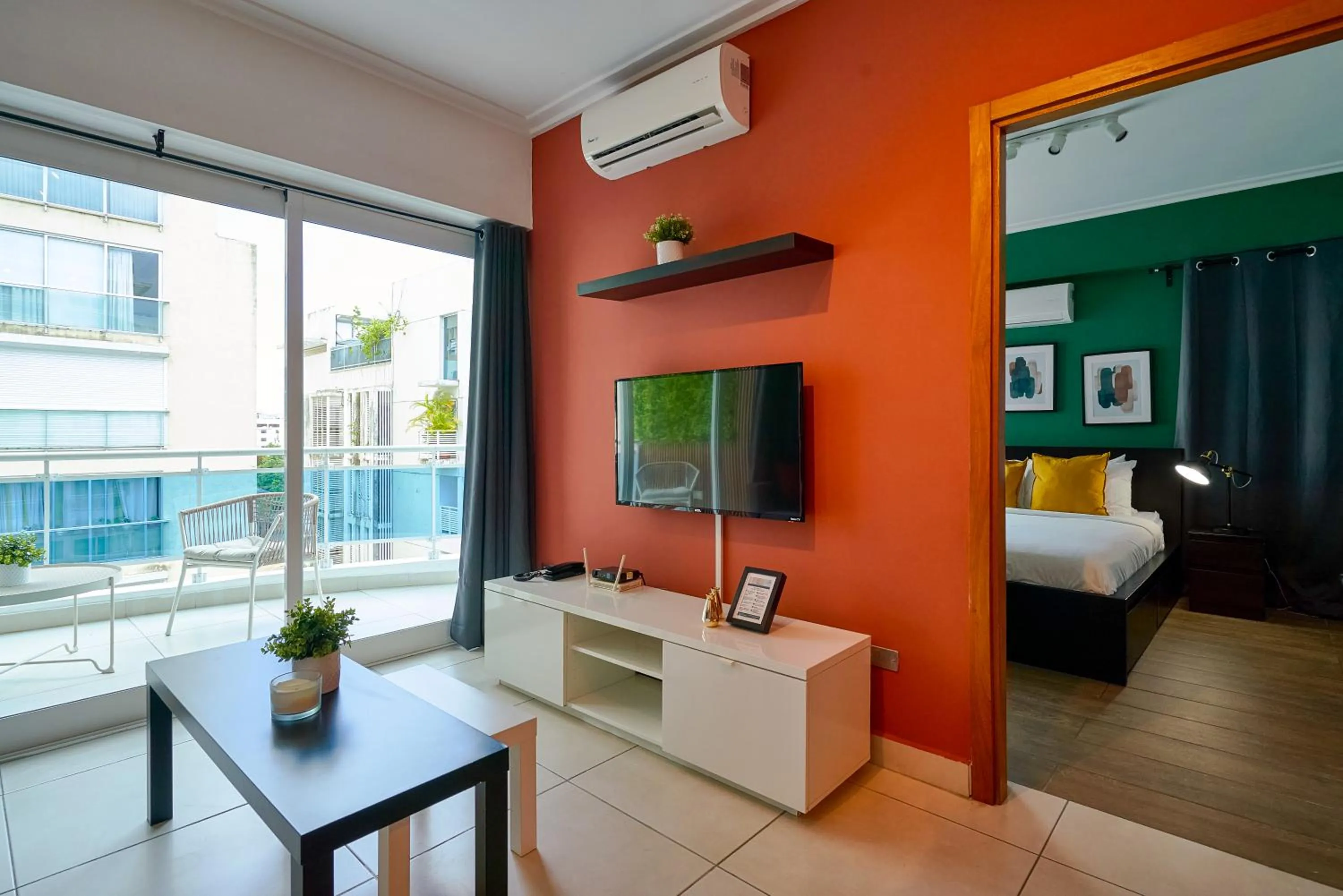 TV and multimedia, Bed in Central Park Tower