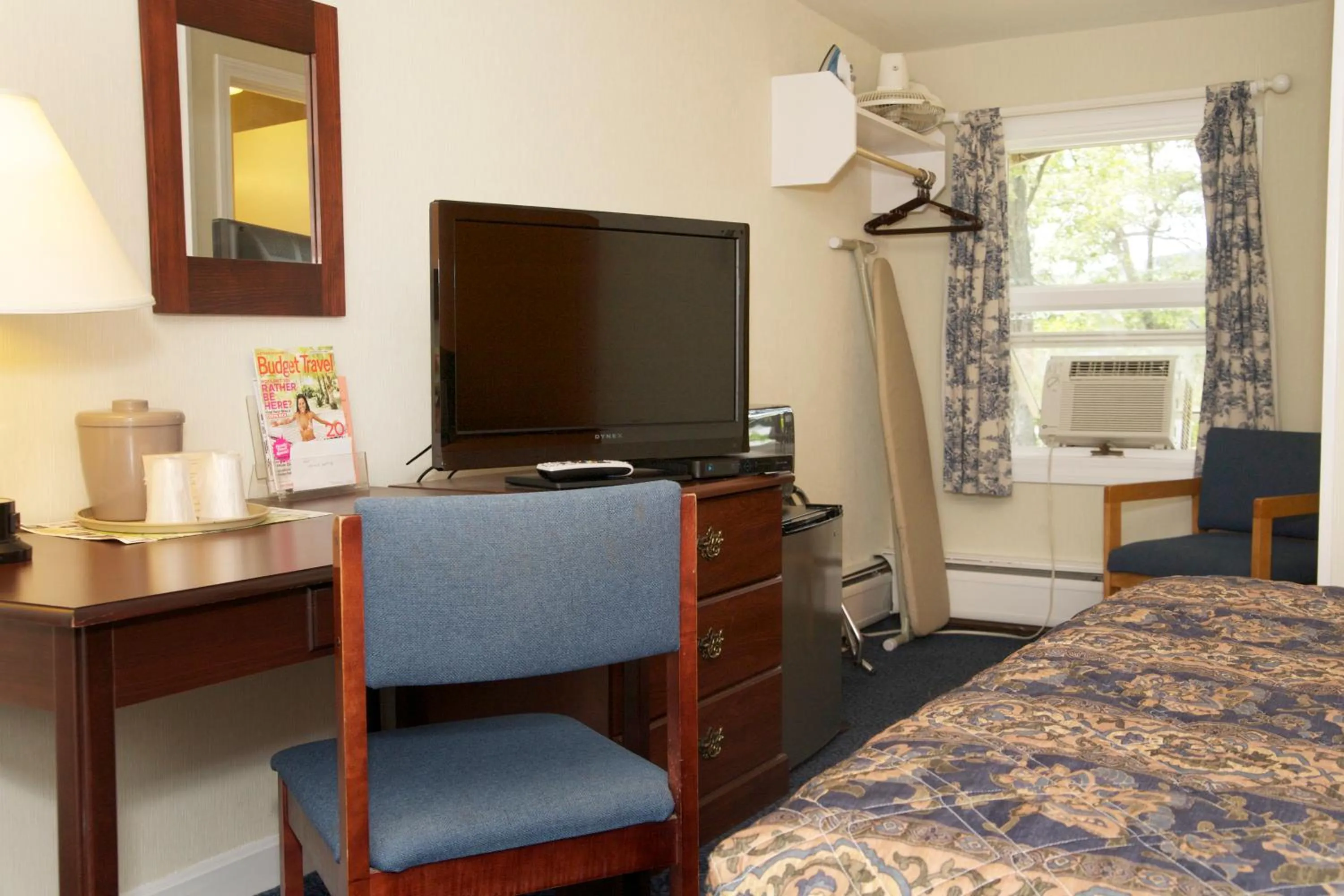 TV and multimedia, Bed in Sunset Motor Inn