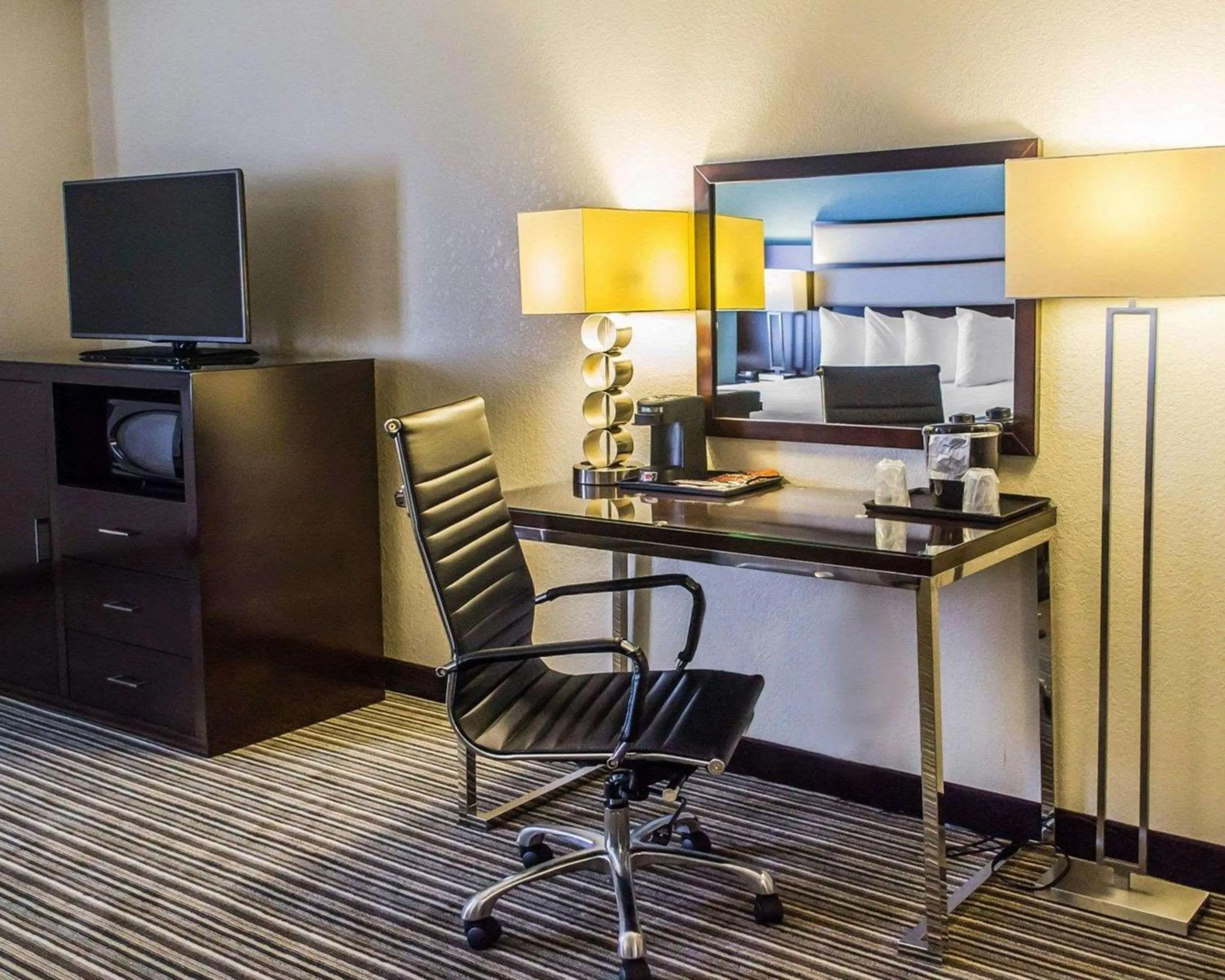 Bedroom in Quality Inn Streetsboro - Kent